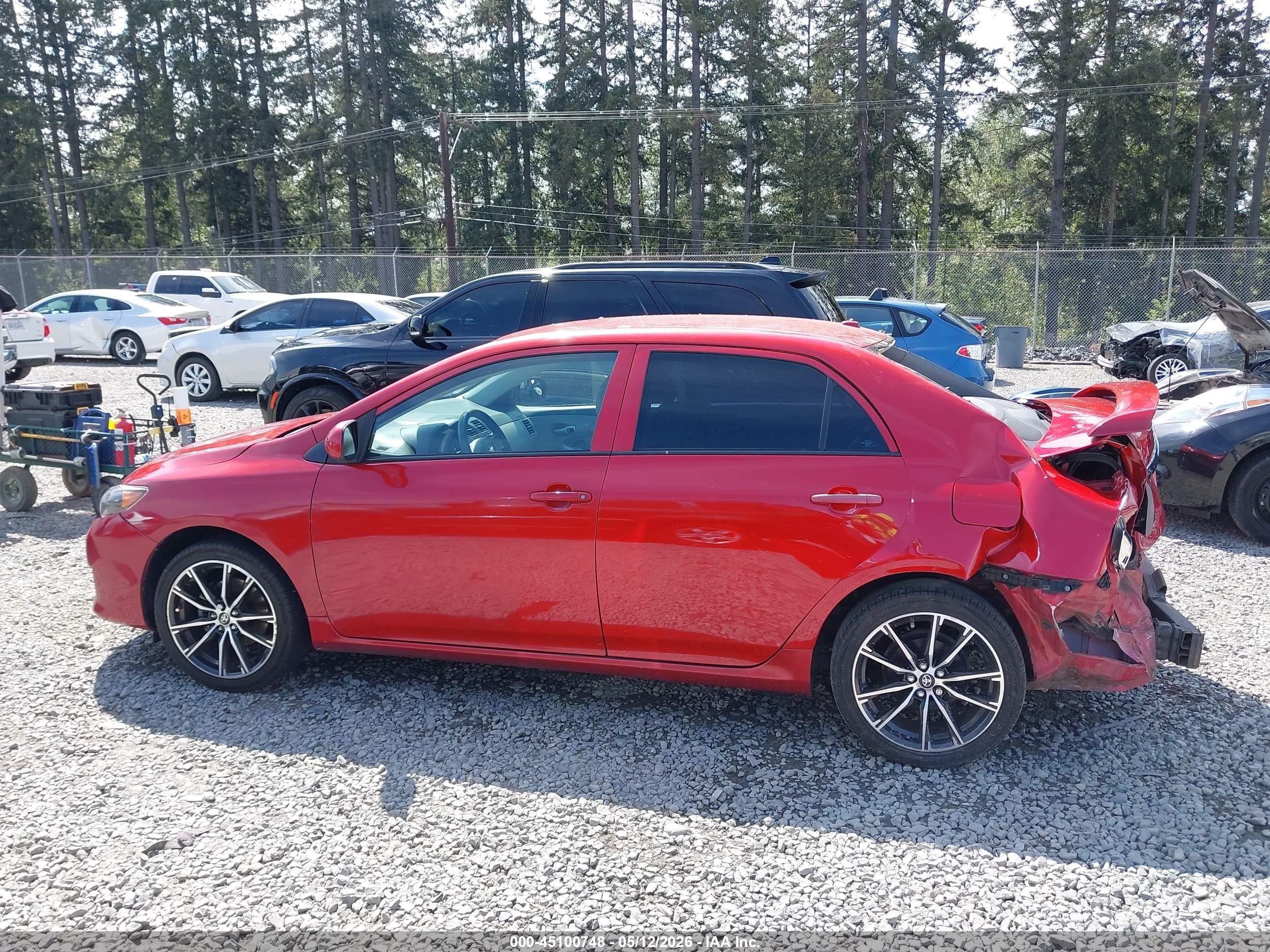 2010 Toyota Corolla Le Red vin: 2T1BU4EE4AC400806