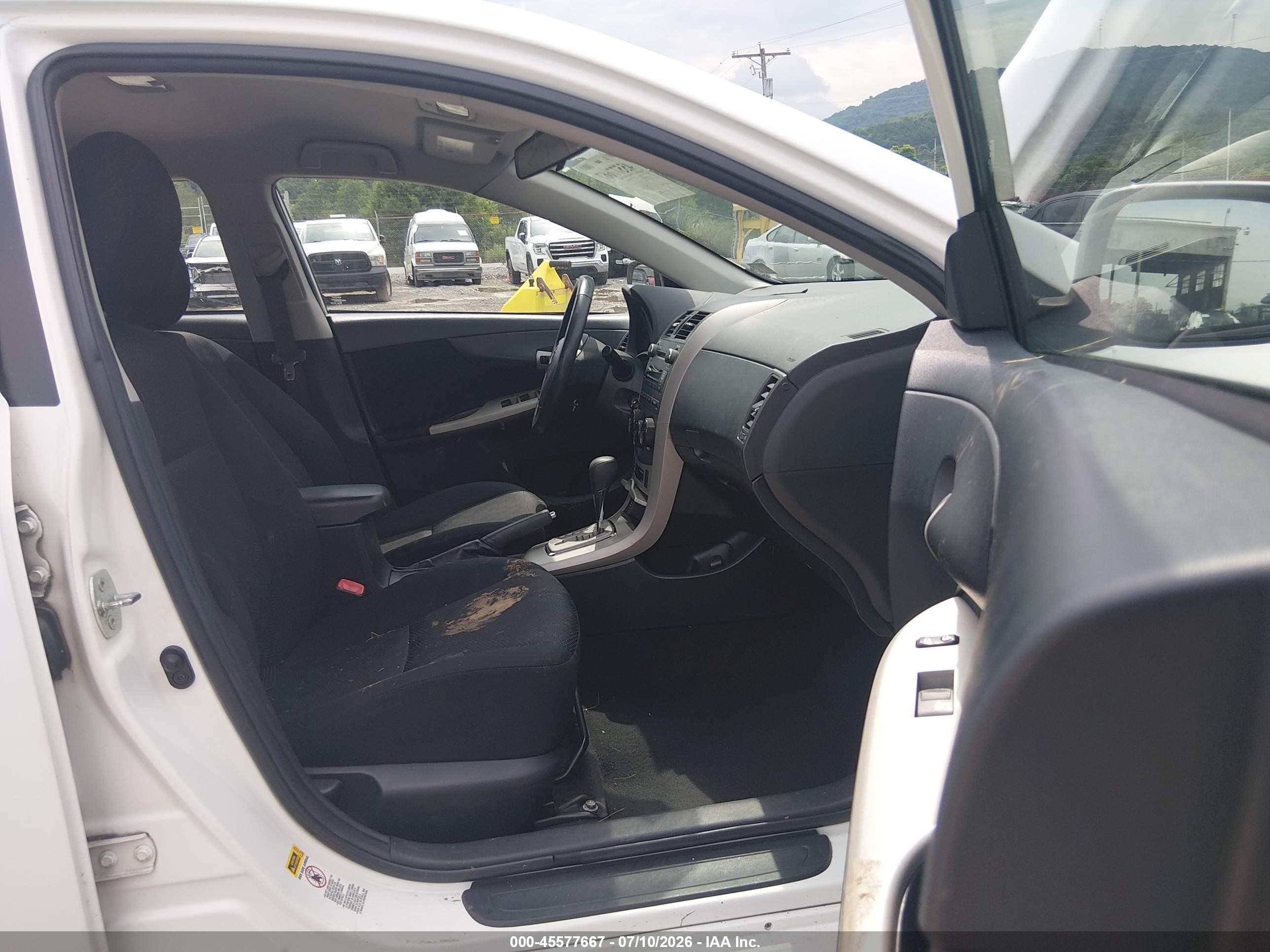2010 Toyota Corolla S White vin: 2T1BU4EE4AC456700