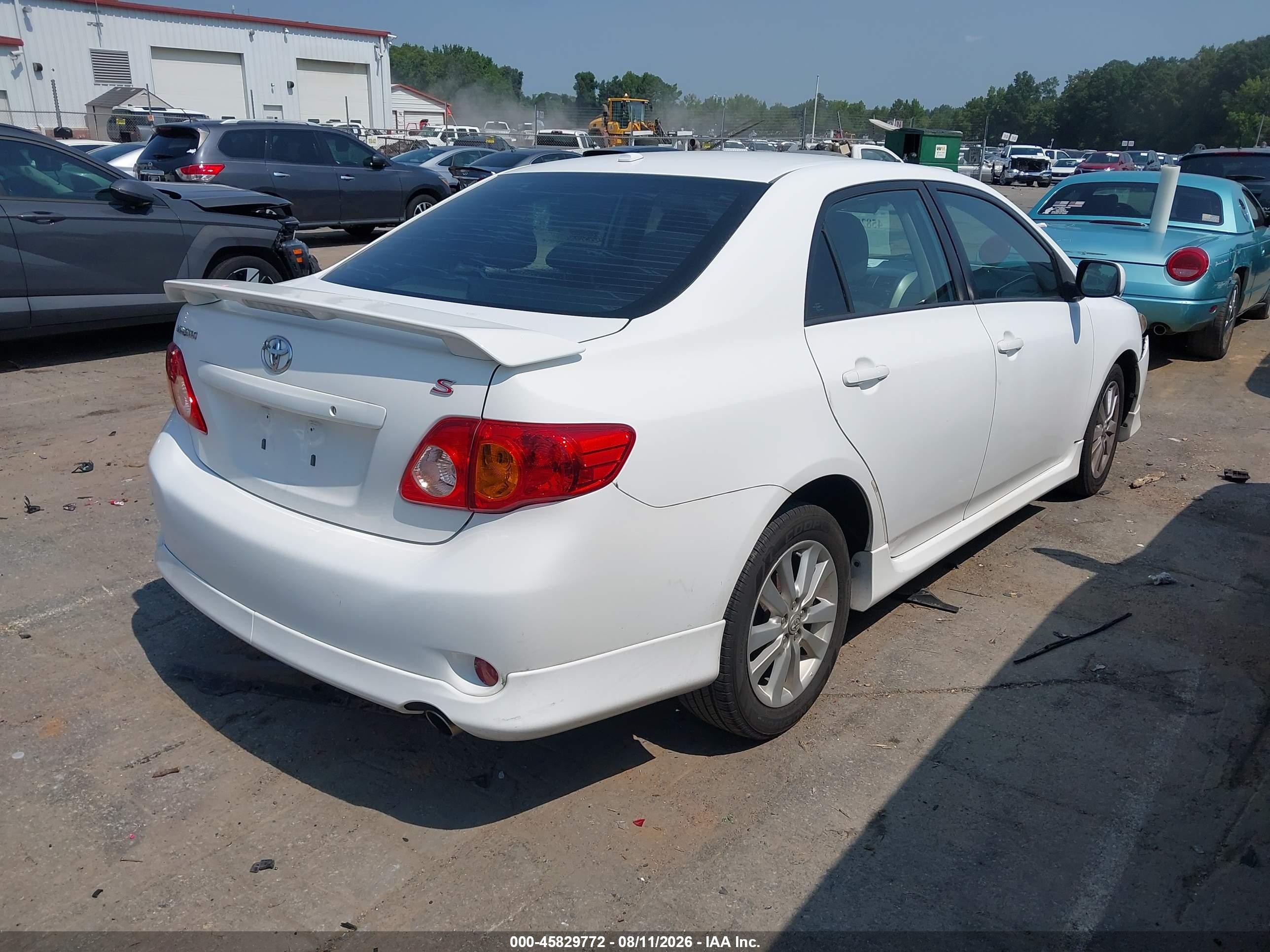 2010 Toyota Corolla S Белый vin: 2T1BU4EE4AC457555