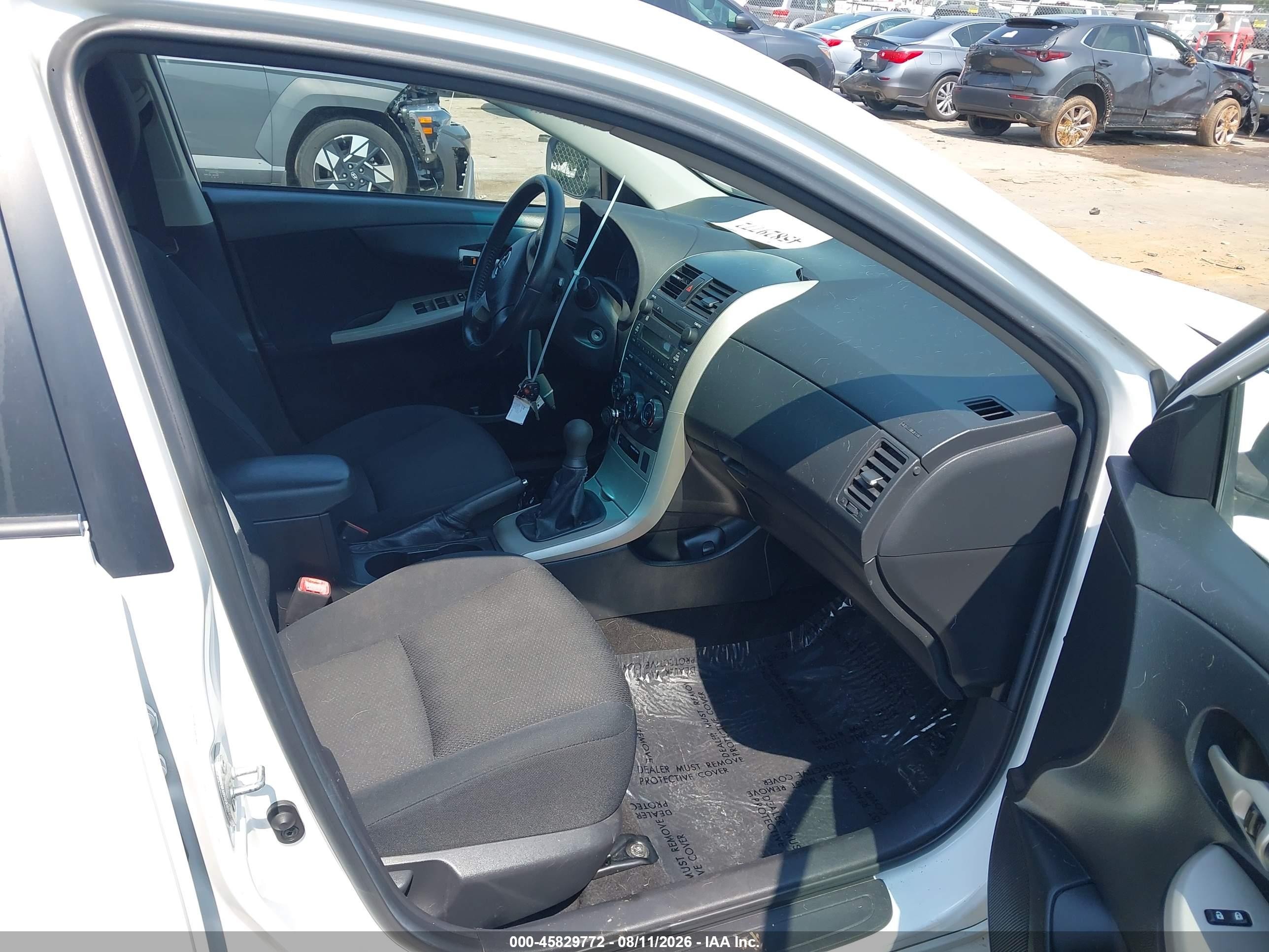 2010 Toyota Corolla S Белый vin: 2T1BU4EE4AC457555