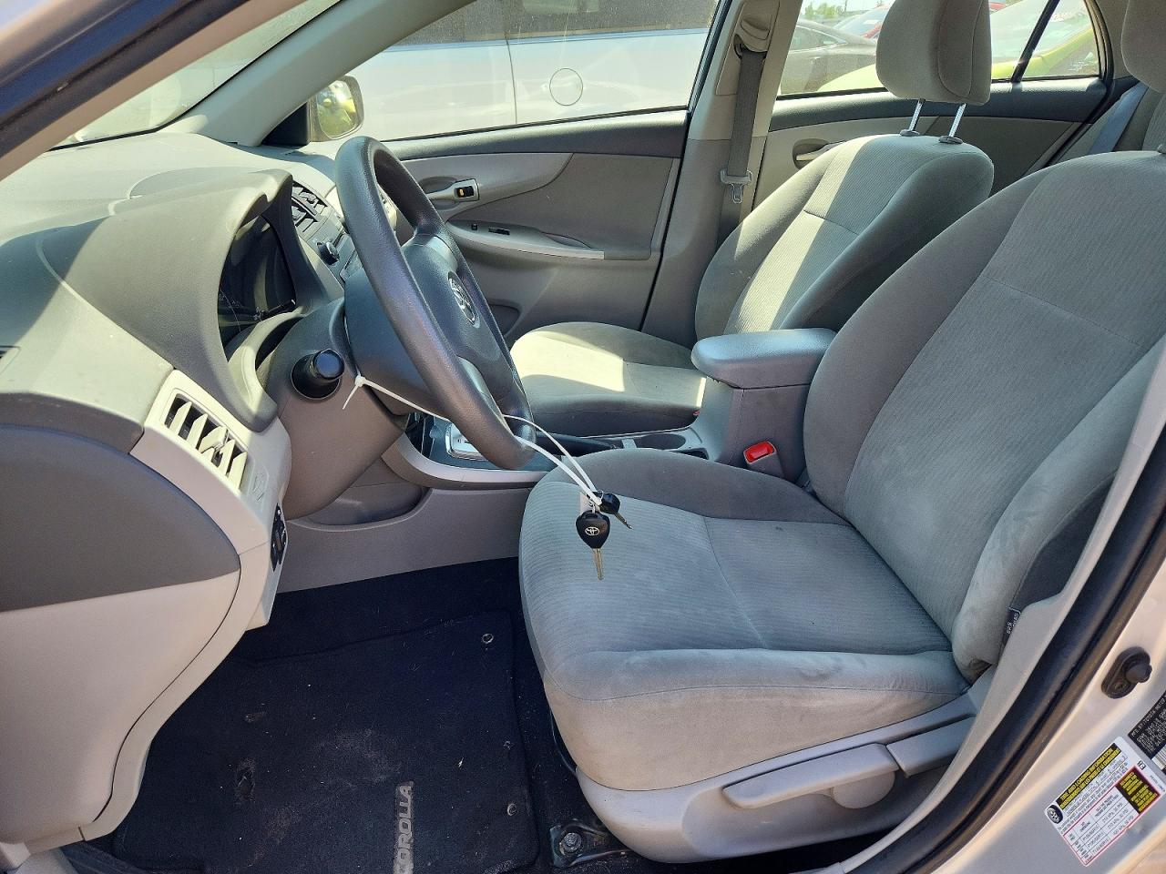 2010 Toyota Corolla Le Silver vin: 2T1BU4EE4AC461766