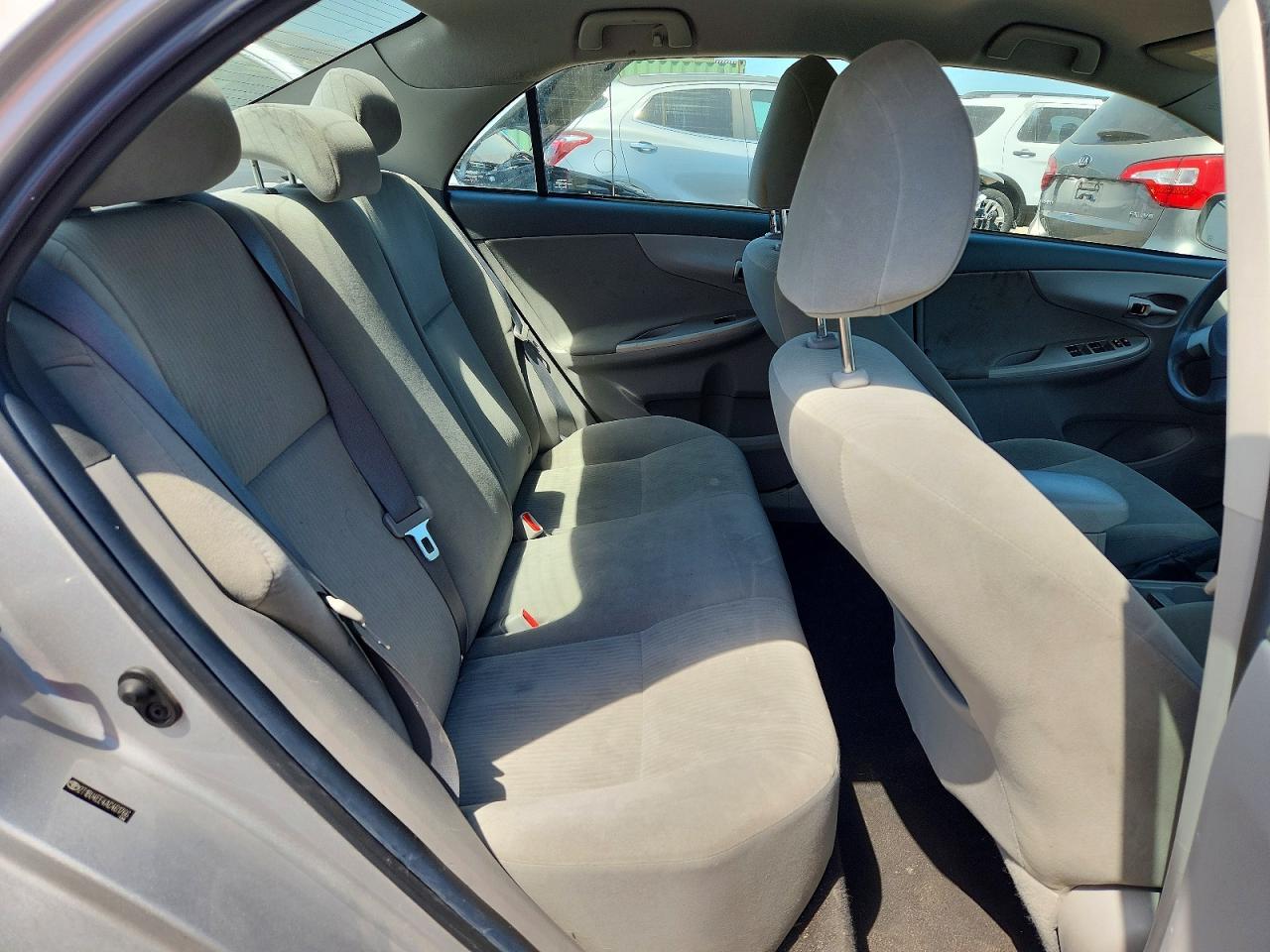 2010 Toyota Corolla Le Silver vin: 2T1BU4EE4AC461766