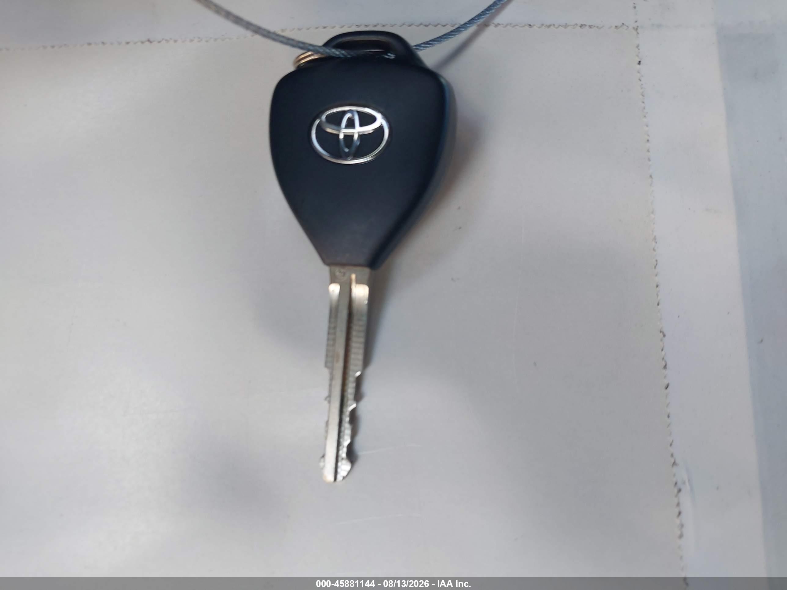 2010 Toyota Corolla S White vin: 2T1BU4EE4AC467373