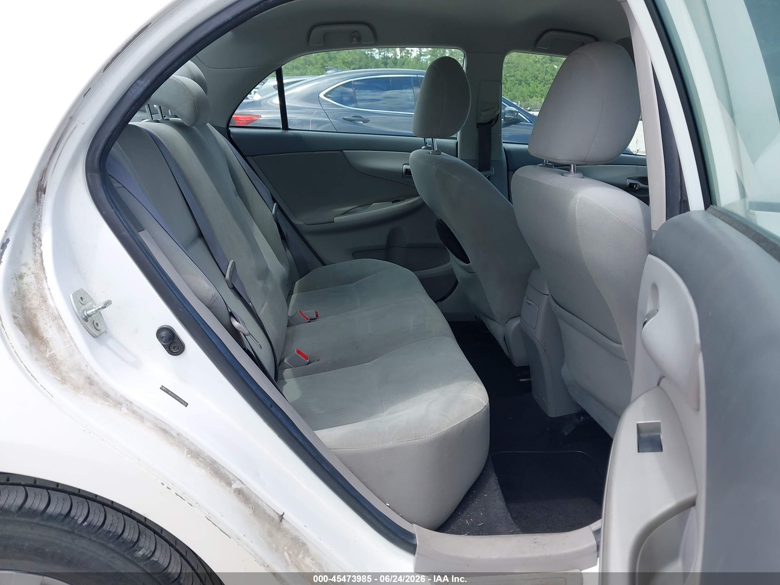 2010 Toyota Corolla Le White vin: 2T1BU4EE4AC500419