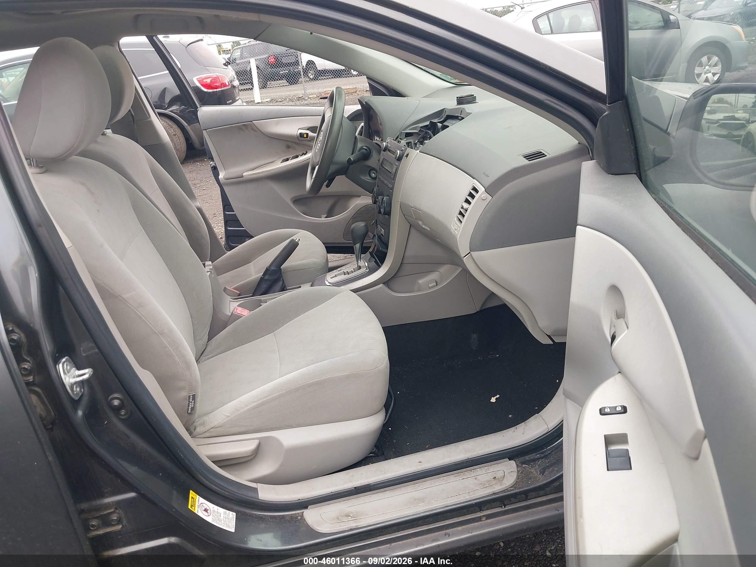 2010 Toyota Corolla Le Серый vin: 2T1BU4EE4AC506303