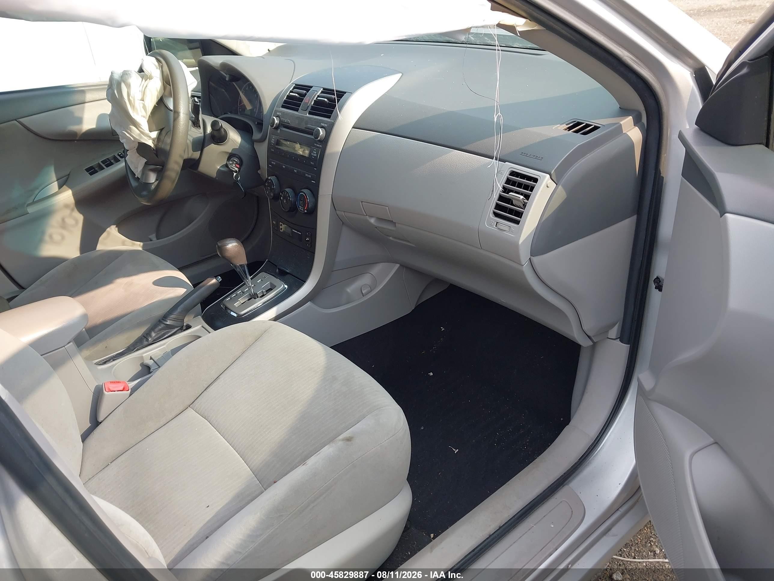2010 Toyota Corolla Le Silver vin: 2T1BU4EE4AC519780