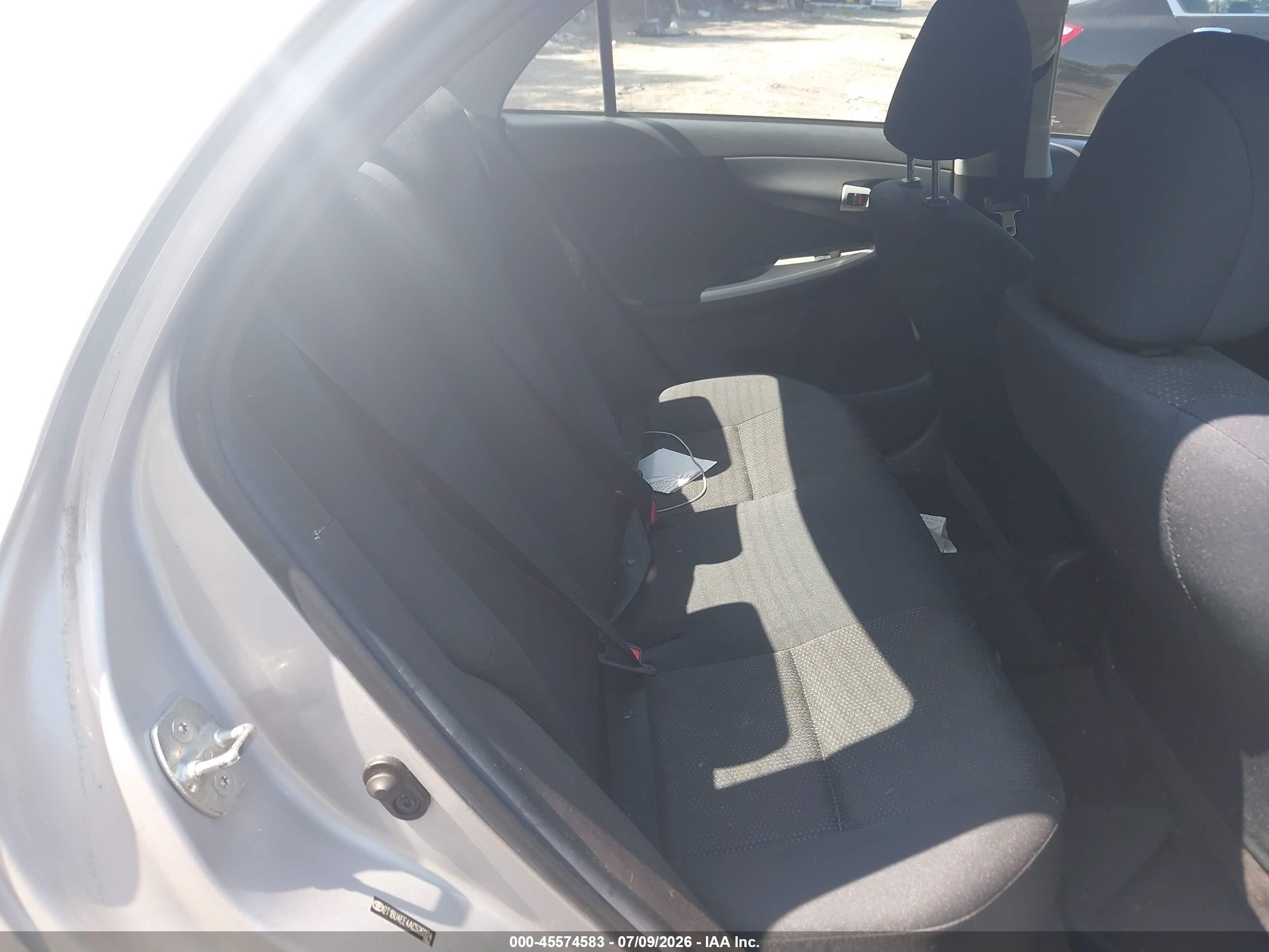 2010 Toyota Corolla S Серебряный vin: 2T1BU4EE4AC526924