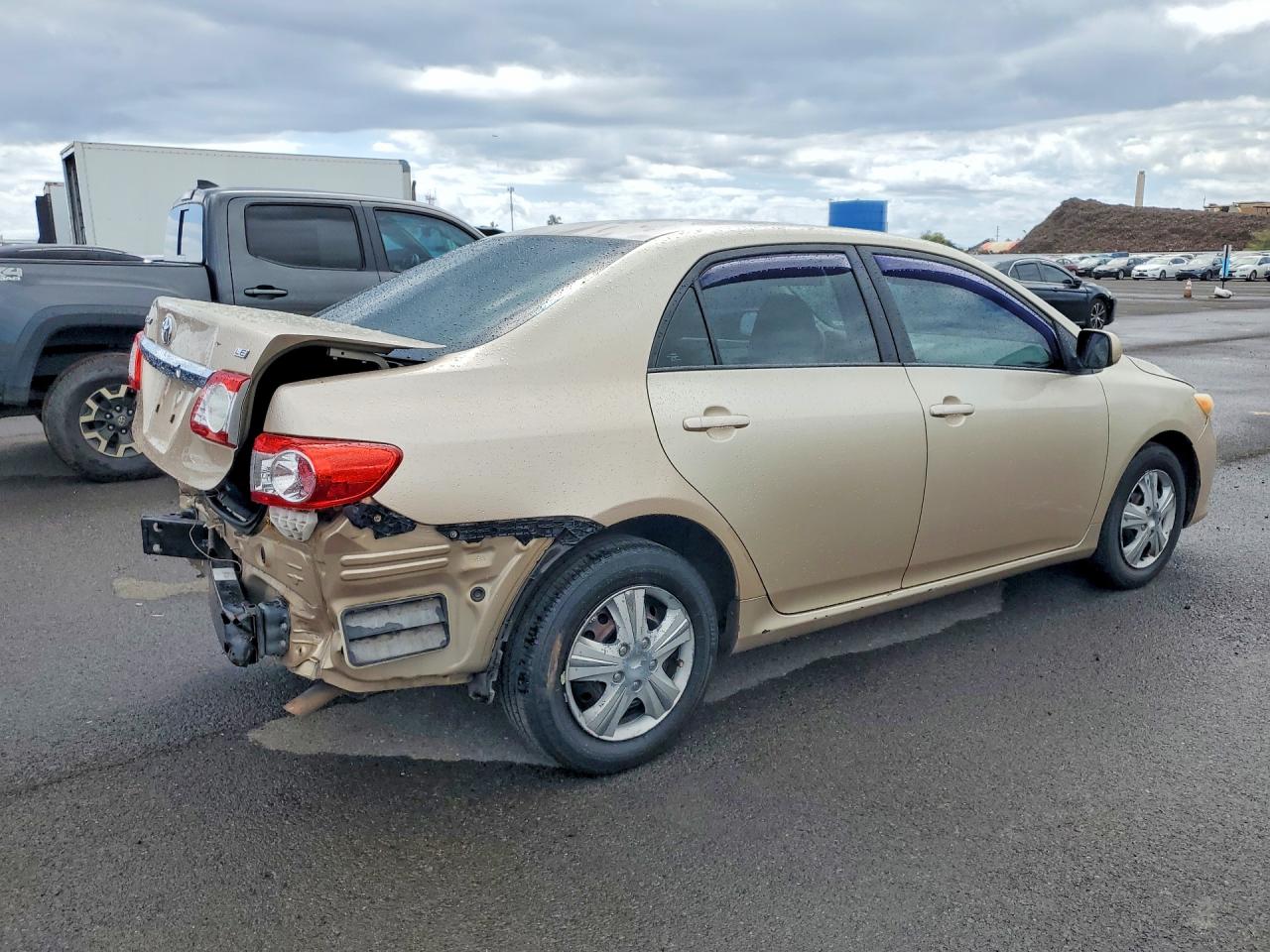 2011 Toyota Corolla Base Gold vin: 2T1BU4EE4BC543711