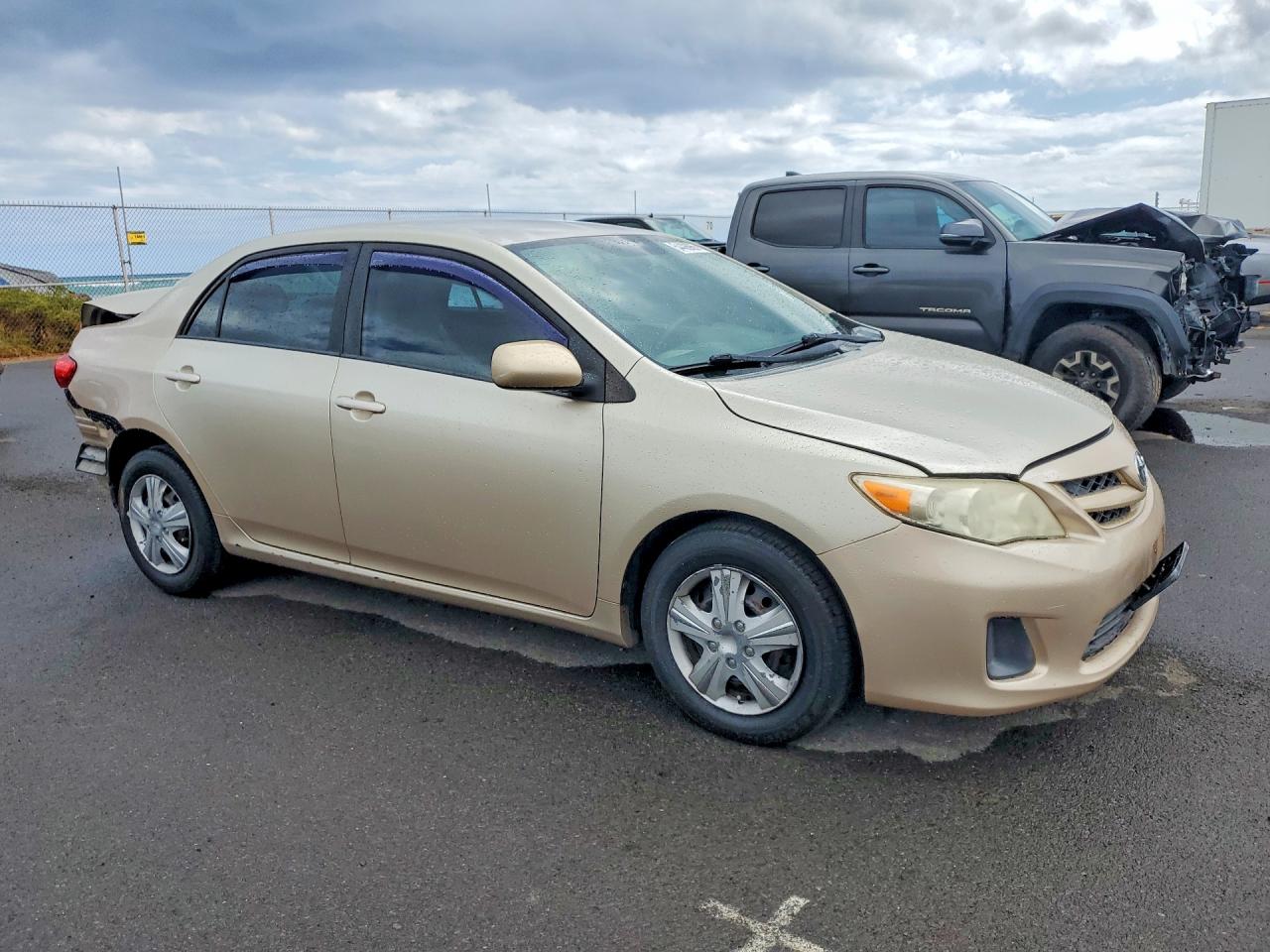 2011 Toyota Corolla Base Gold vin: 2T1BU4EE4BC543711