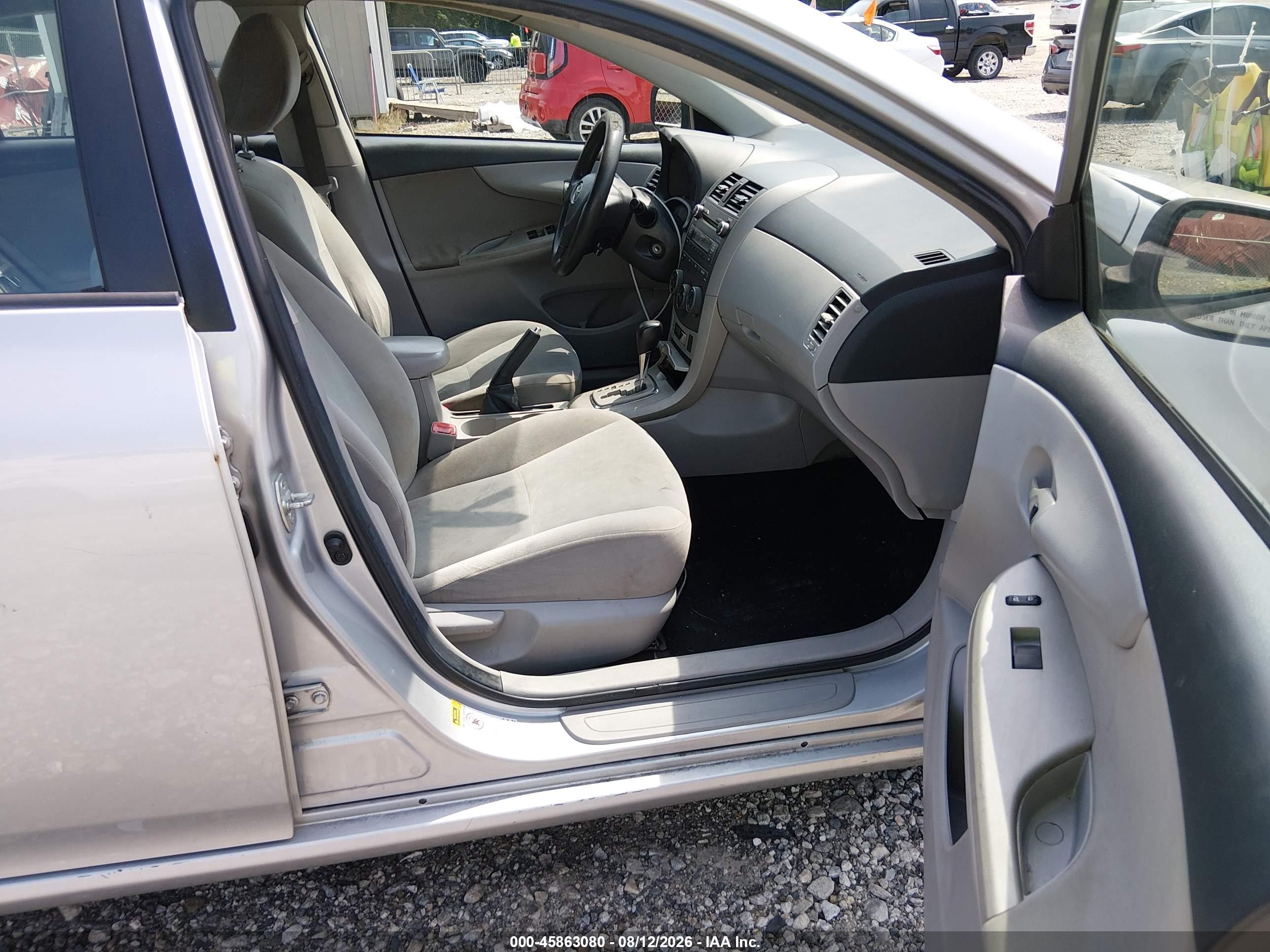2011 Toyota Corolla Le Silver vin: 2T1BU4EE4BC559245