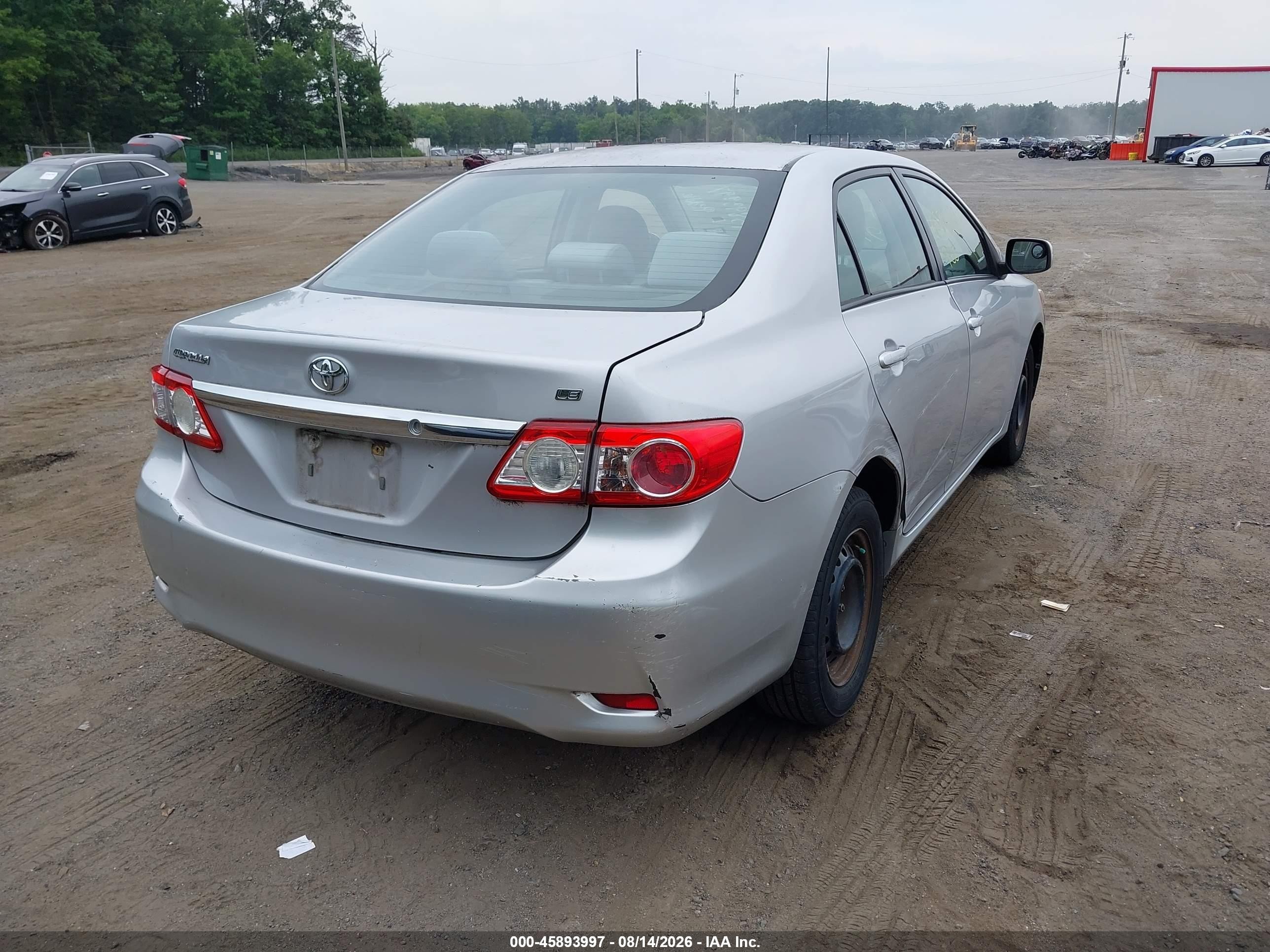 2011 Toyota Corolla Le Silver vin: 2T1BU4EE4BC561092