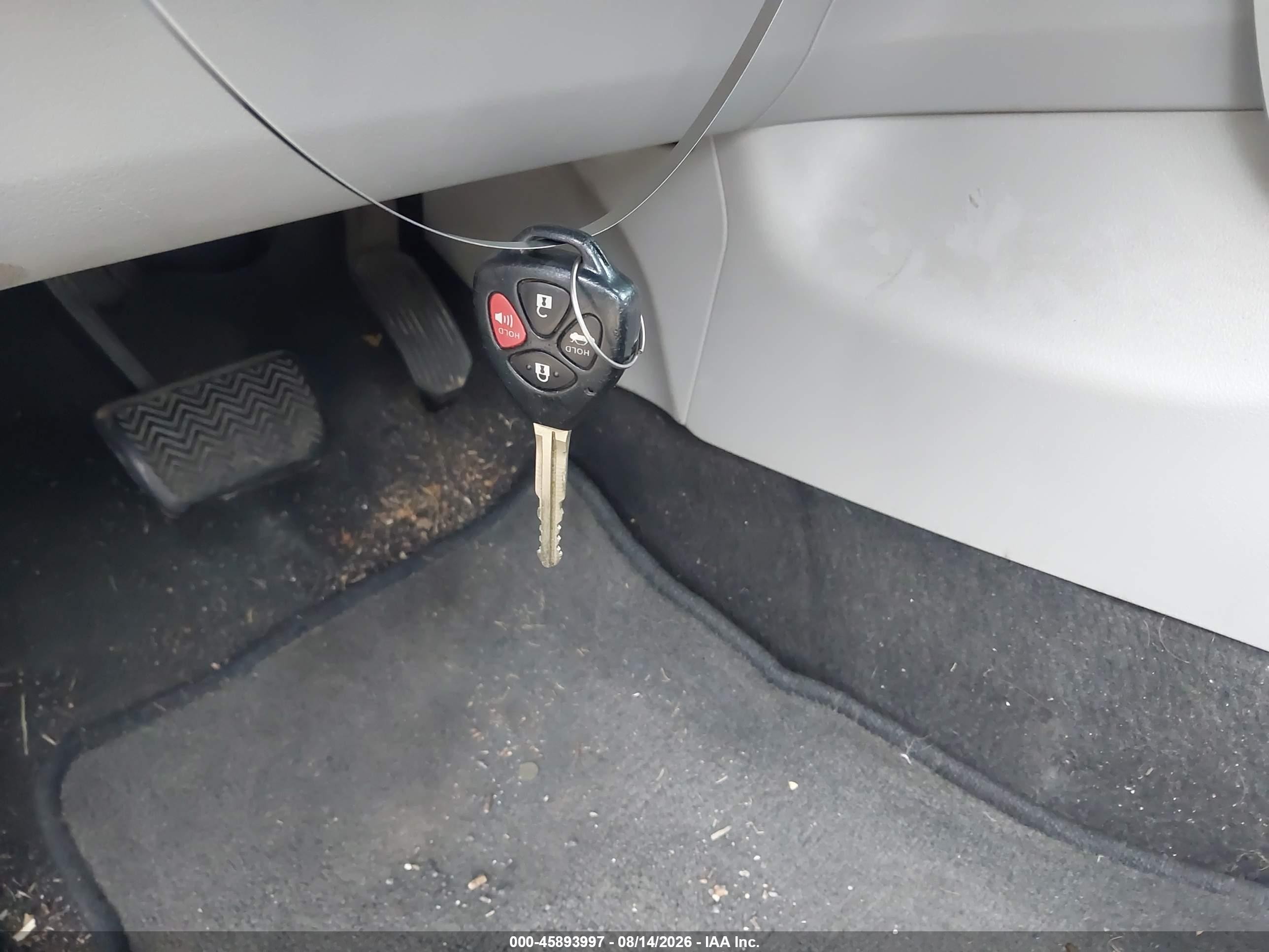 2011 Toyota Corolla Le Silver vin: 2T1BU4EE4BC561092
