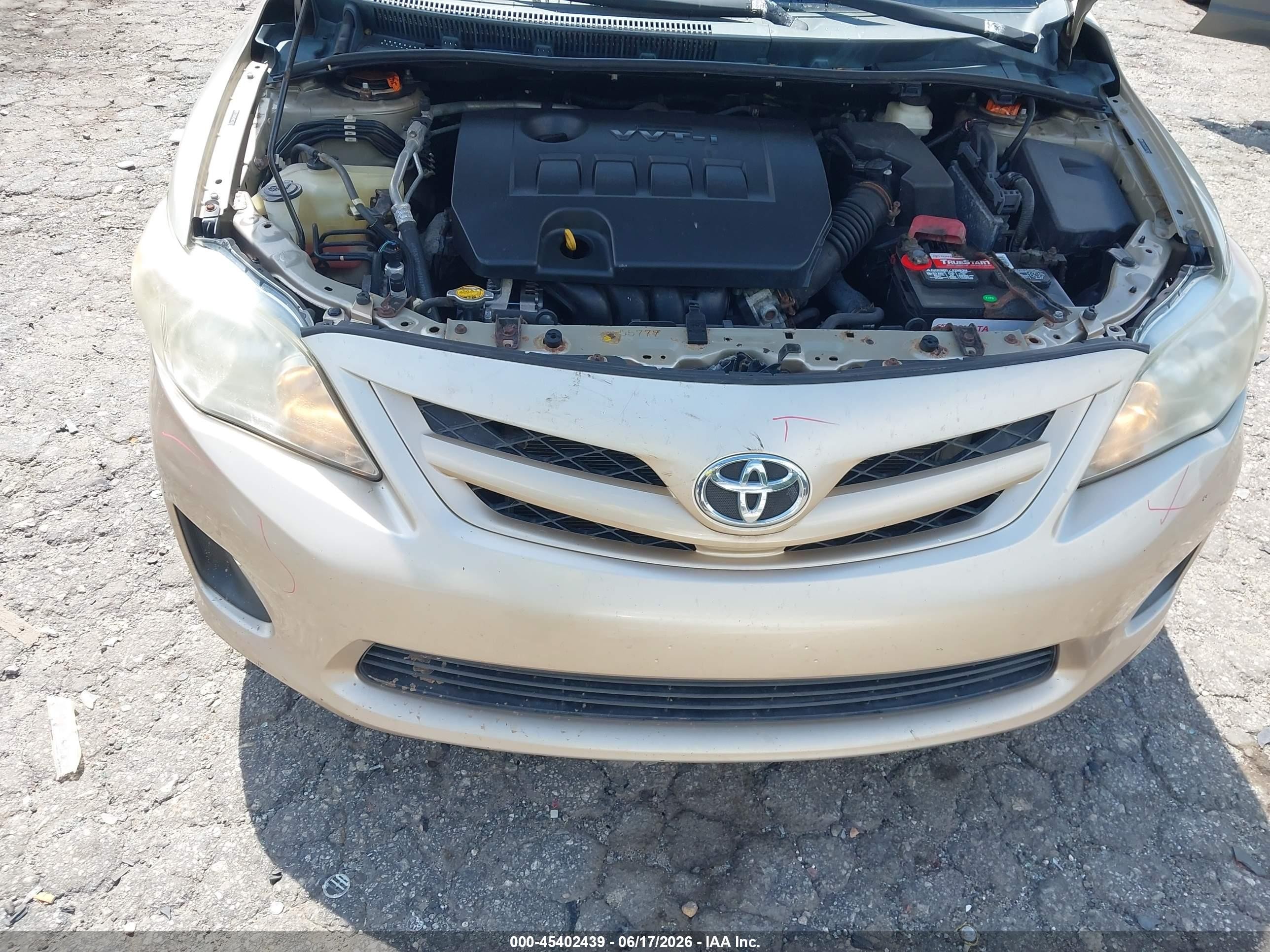 2011 Toyota Corolla Le Gold vin: 2T1BU4EE4BC571038