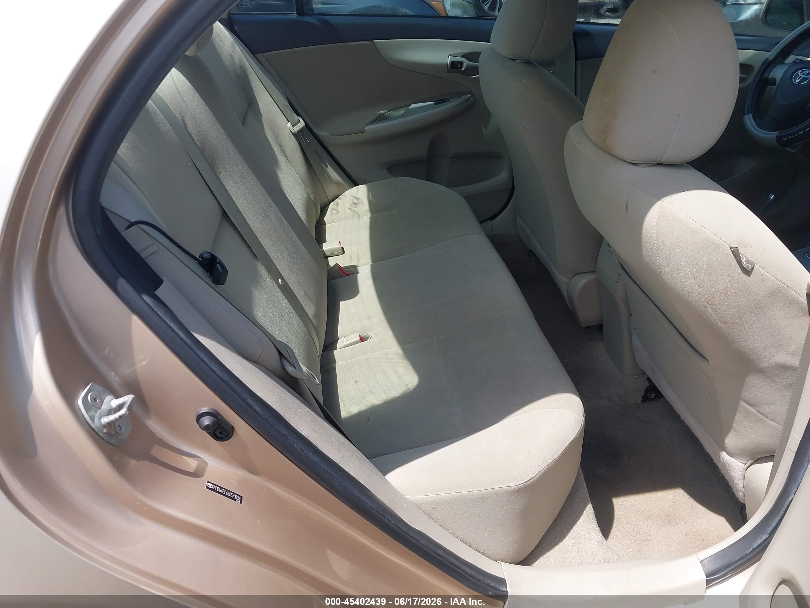 2011 Toyota Corolla Le Gold vin: 2T1BU4EE4BC571038