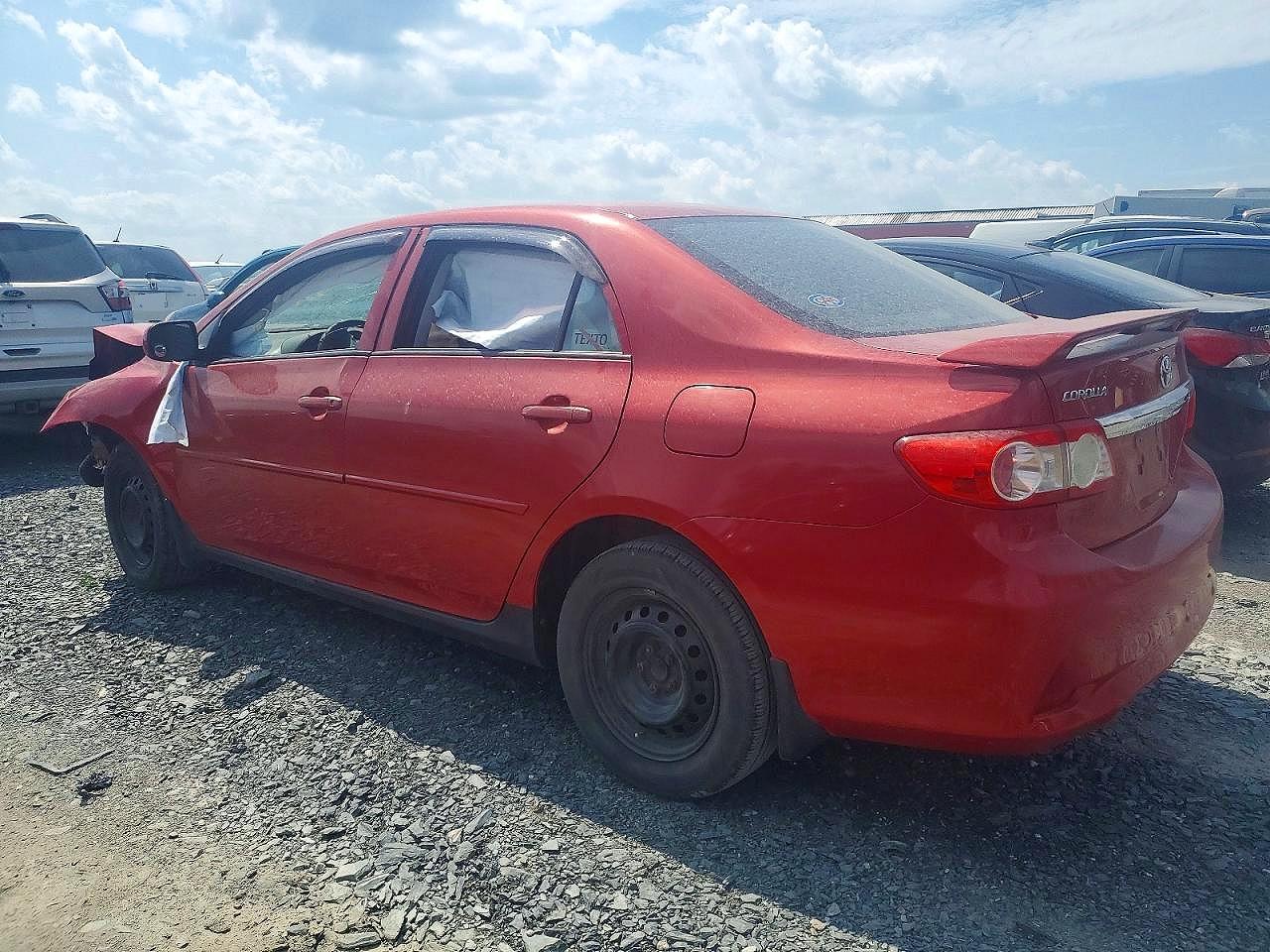 2011 Toyota Corolla Base Red vin: 2T1BU4EE4BC634770
