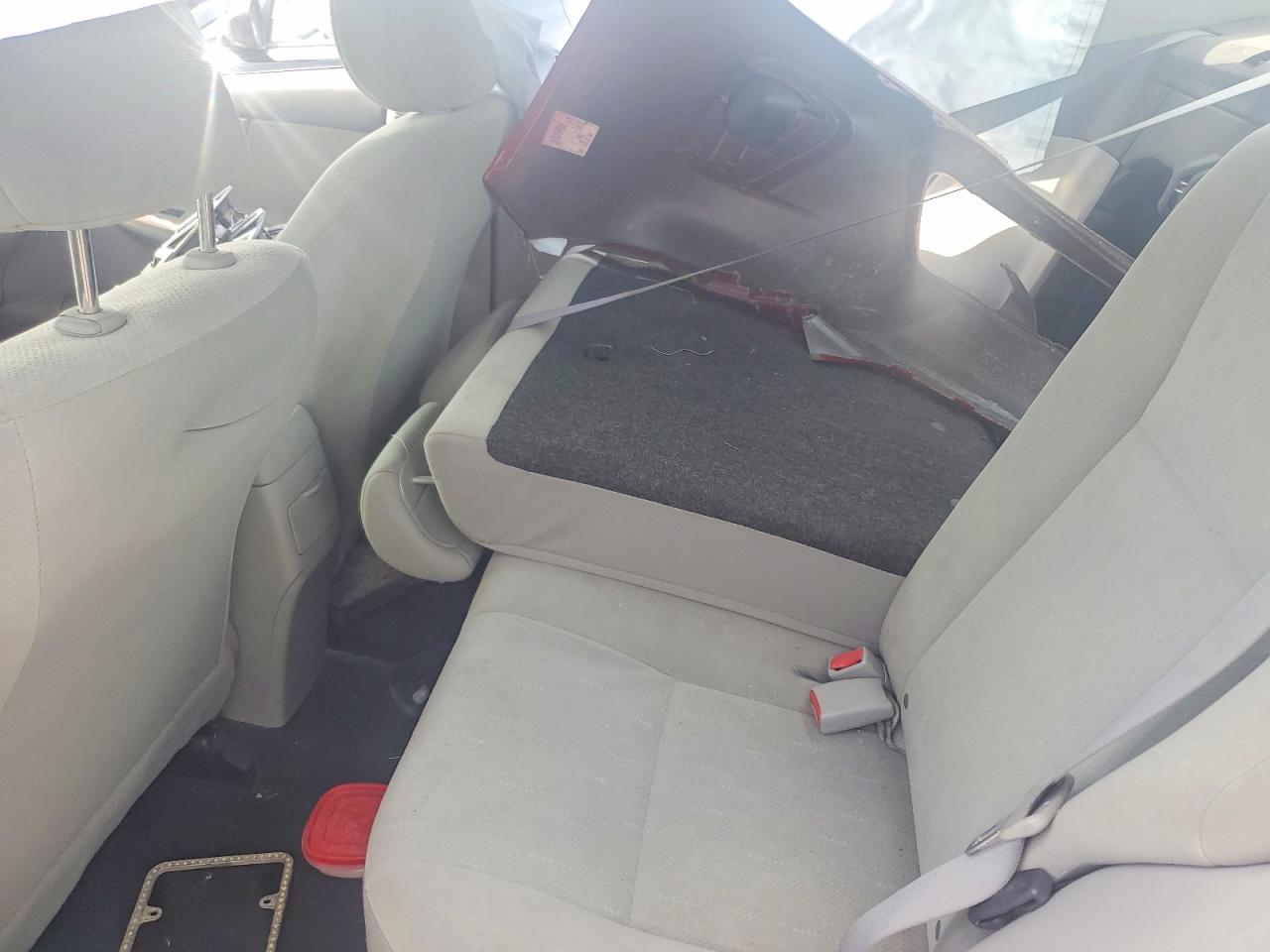 2011 Toyota Corolla Base Red vin: 2T1BU4EE4BC634770