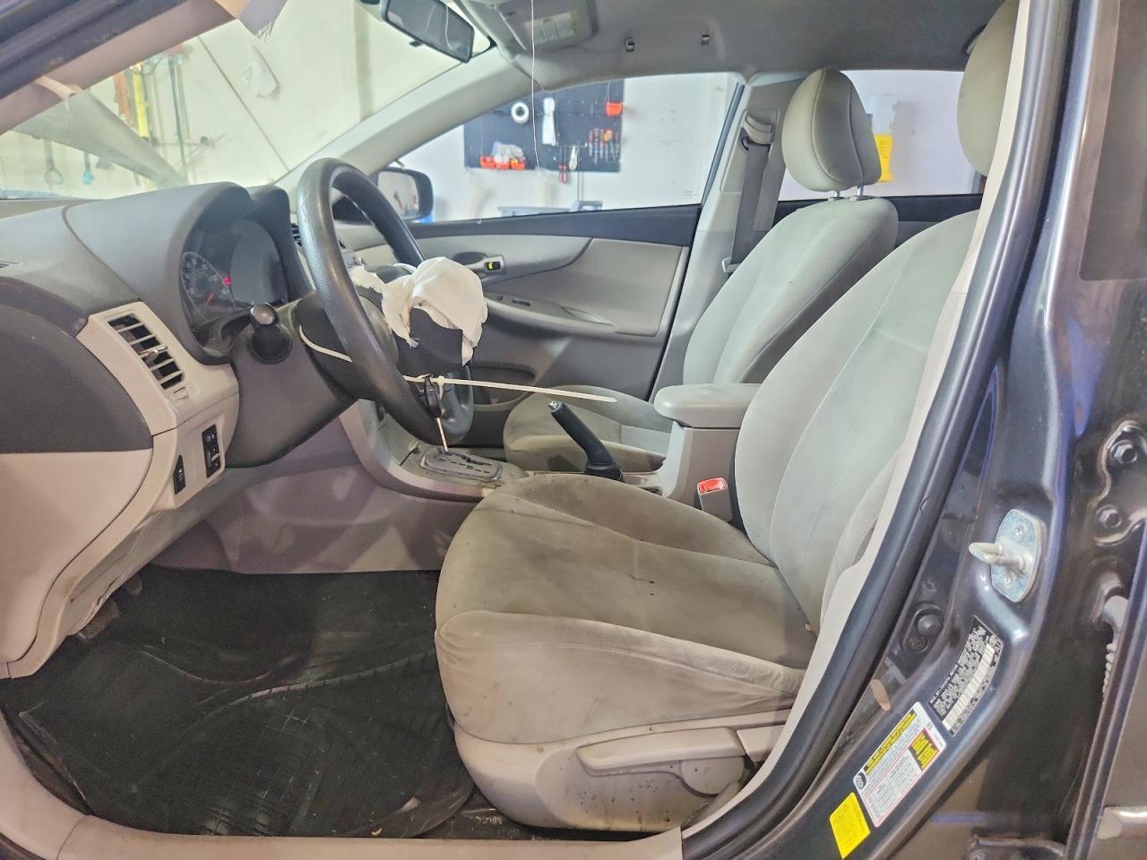 2011 Toyota Corolla Le Gray vin: 2T1BU4EE4BC639130