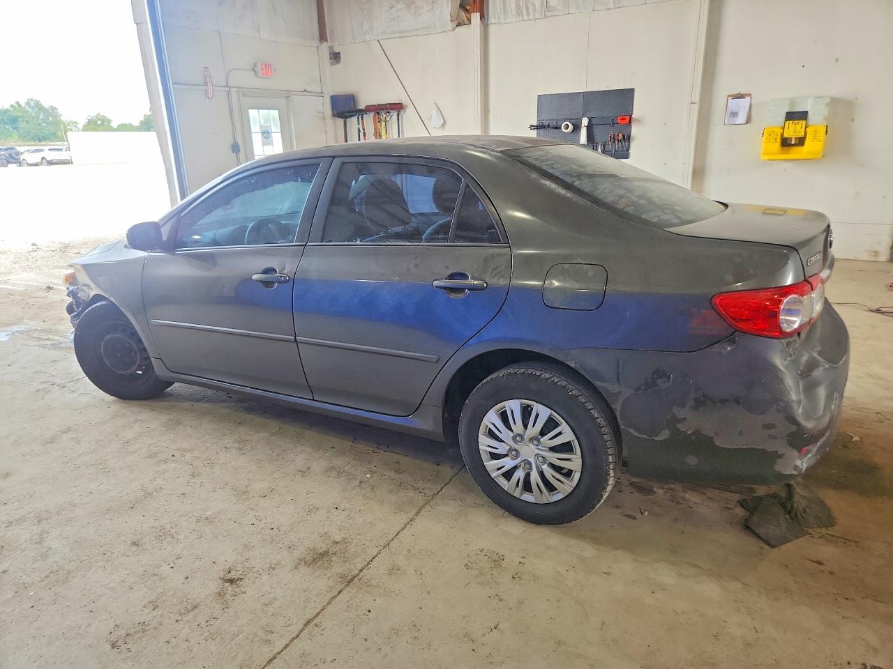 2011 Toyota Corolla Le Gray vin: 2T1BU4EE4BC639130