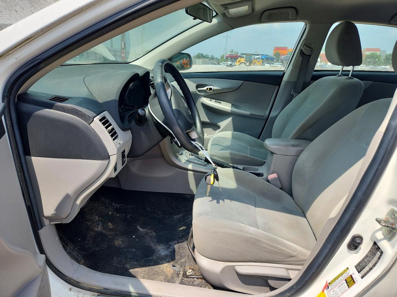 2011 Toyota Corolla Le White vin: 2T1BU4EE4BC639211