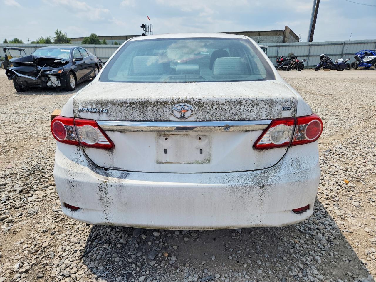 2011 Toyota Corolla Le White vin: 2T1BU4EE4BC639211