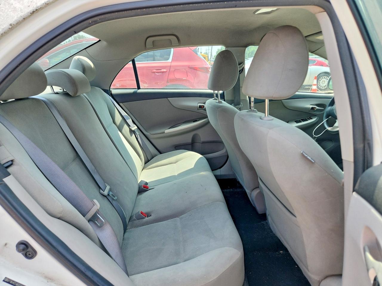 2011 Toyota Corolla Le White vin: 2T1BU4EE4BC639211