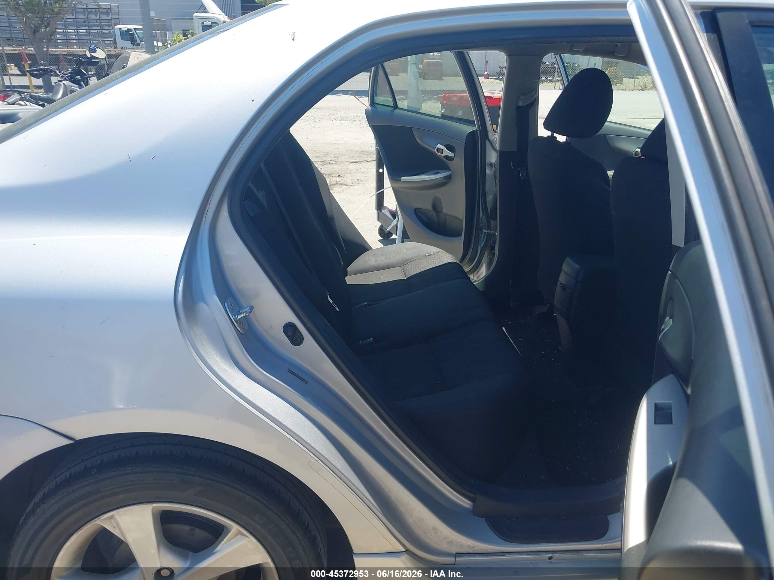 2011 Toyota Corolla S Gray vin: 2T1BU4EE4BC639998
