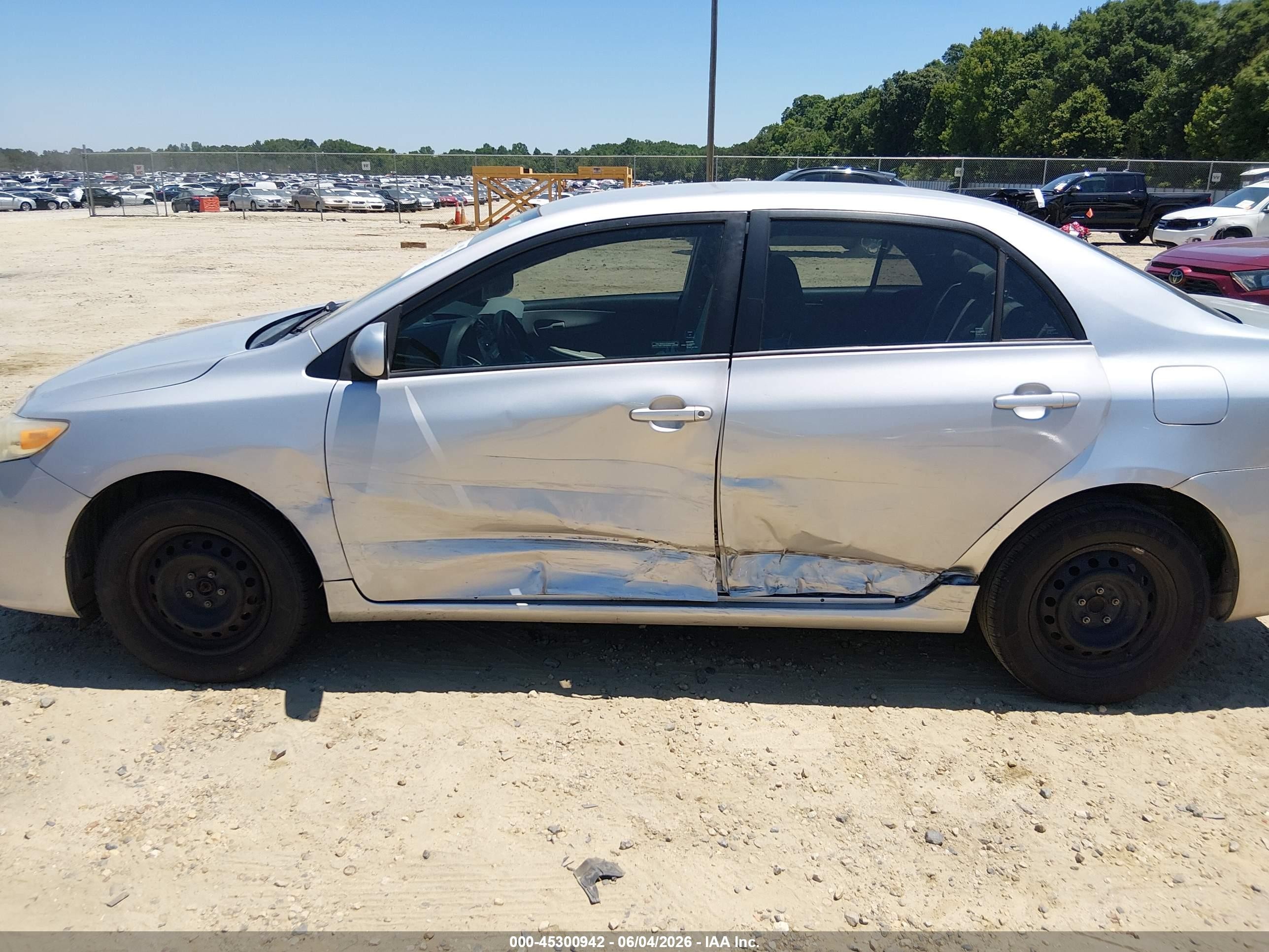 2011 Toyota Corolla Le Silver vin: 2T1BU4EE4BC644456