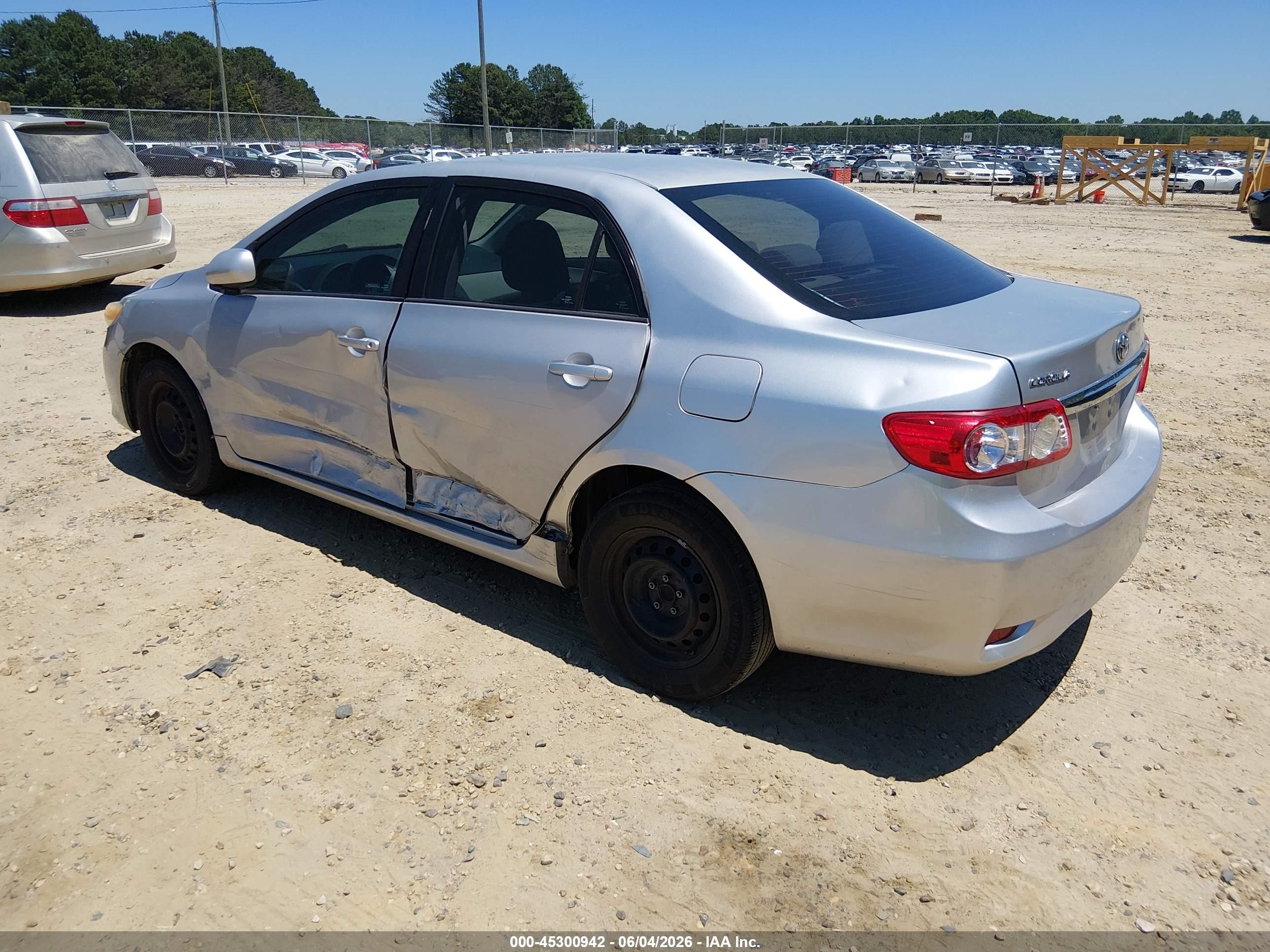 2011 Toyota Corolla Le Silver vin: 2T1BU4EE4BC644456