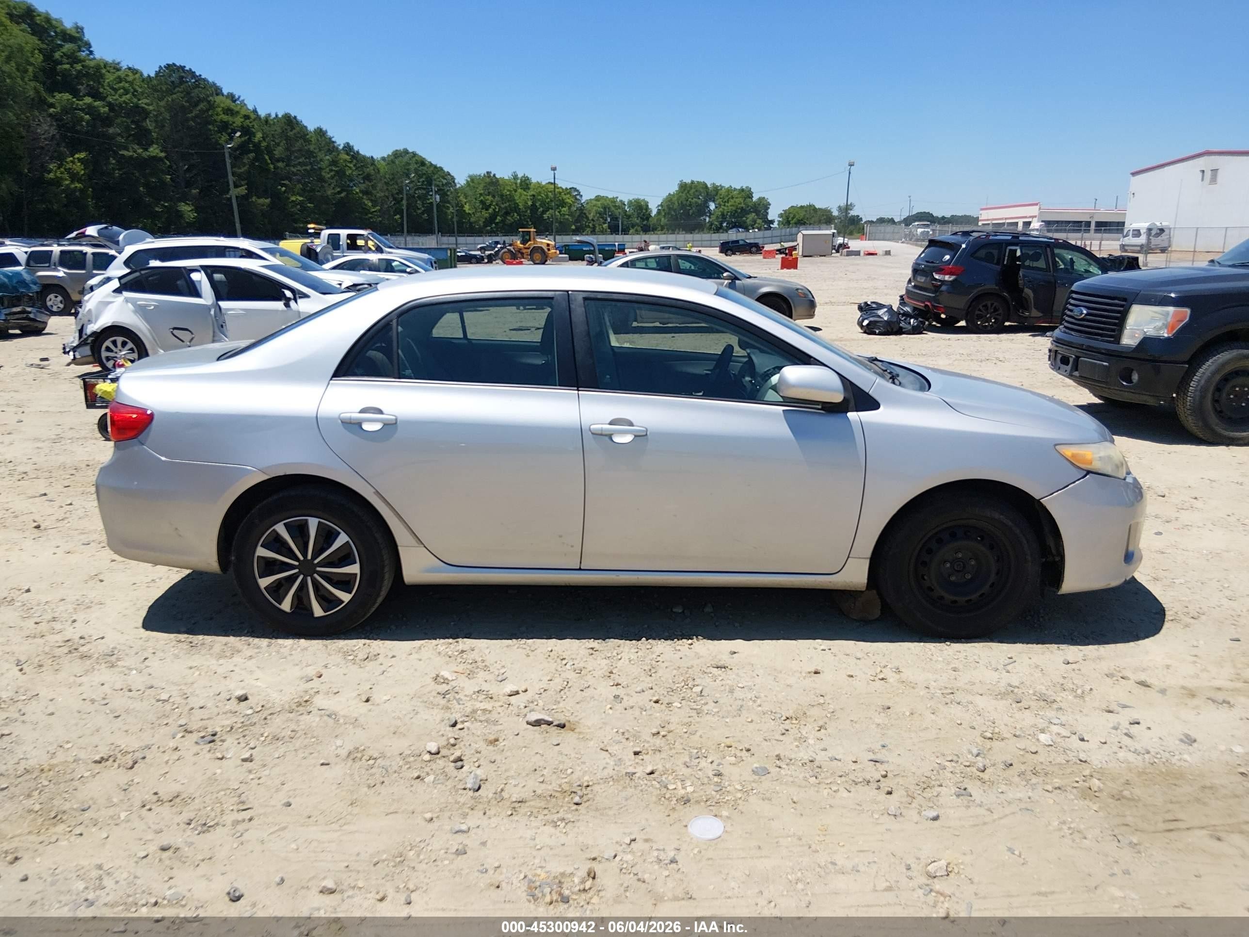 2011 Toyota Corolla Le Silver vin: 2T1BU4EE4BC644456