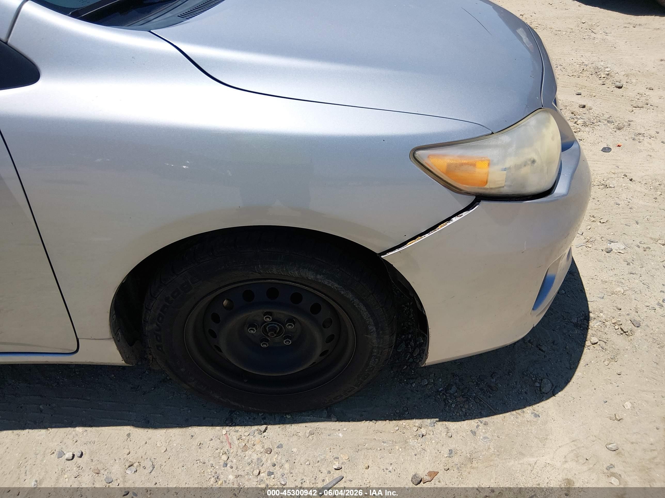 2011 Toyota Corolla Le Silver vin: 2T1BU4EE4BC644456