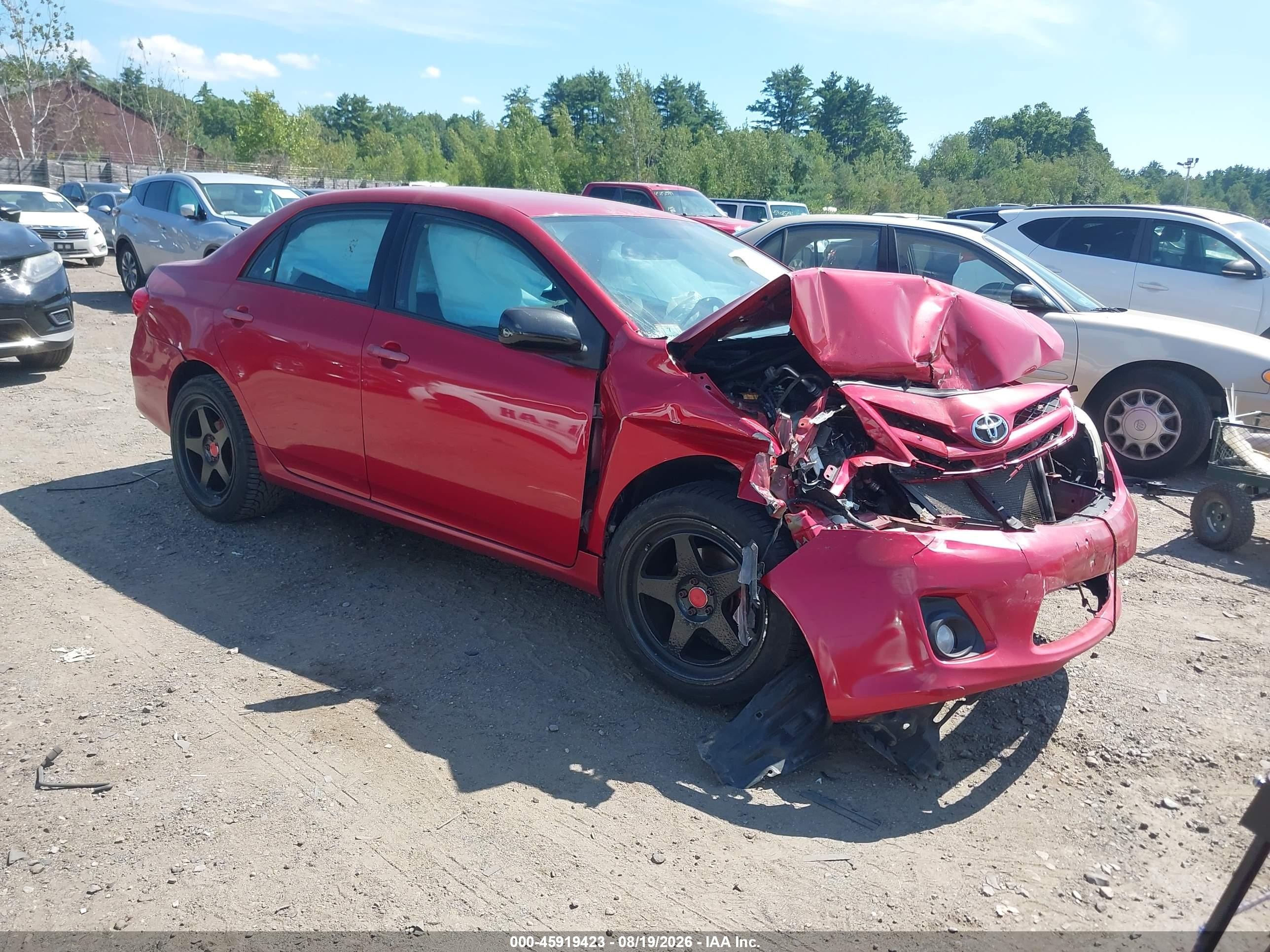 2011 Toyota Corolla Le Red vin: 2T1BU4EE4BC664819