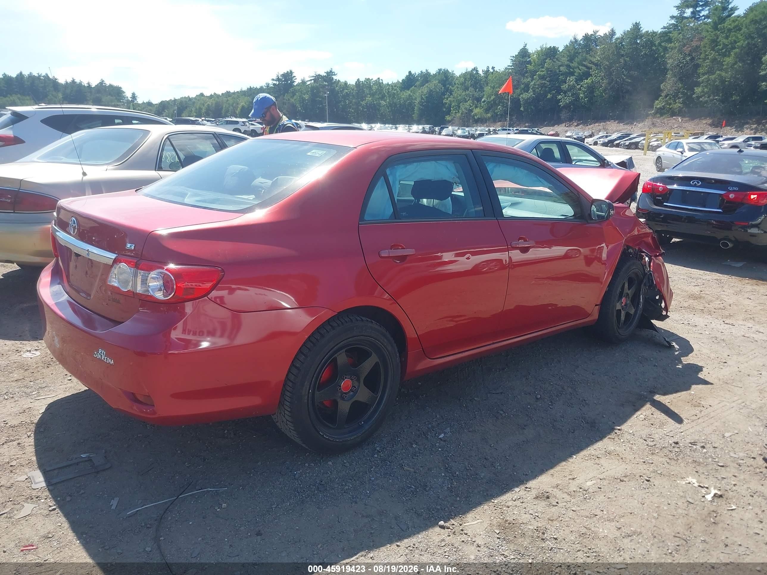 2011 Toyota Corolla Le Red vin: 2T1BU4EE4BC664819