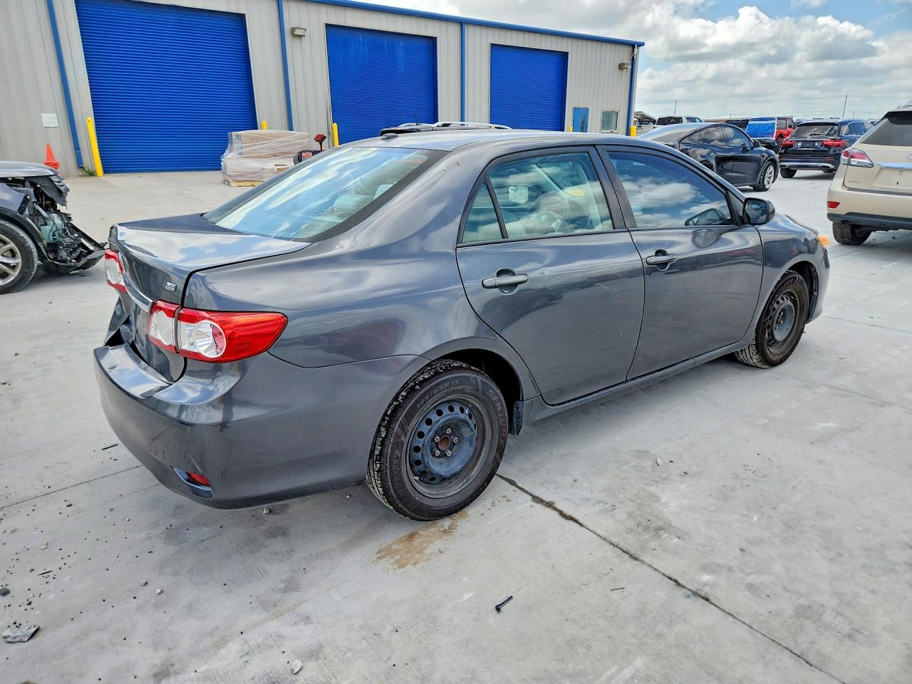 2011 Toyota Corolla Le Gray vin: 2T1BU4EE4BC668689