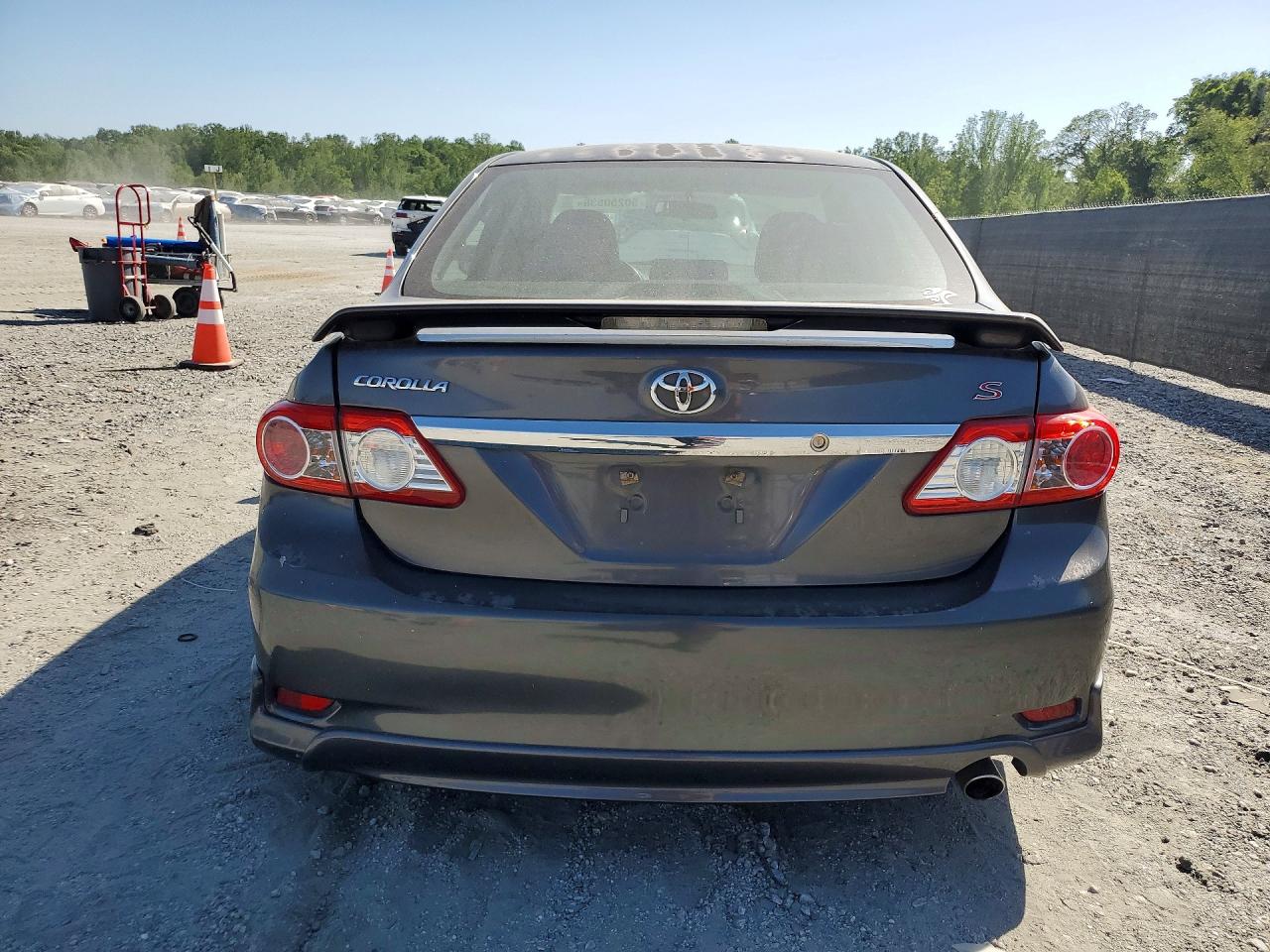 2011 Toyota Corolla Gray vin: 2T1BU4EE4BC696685