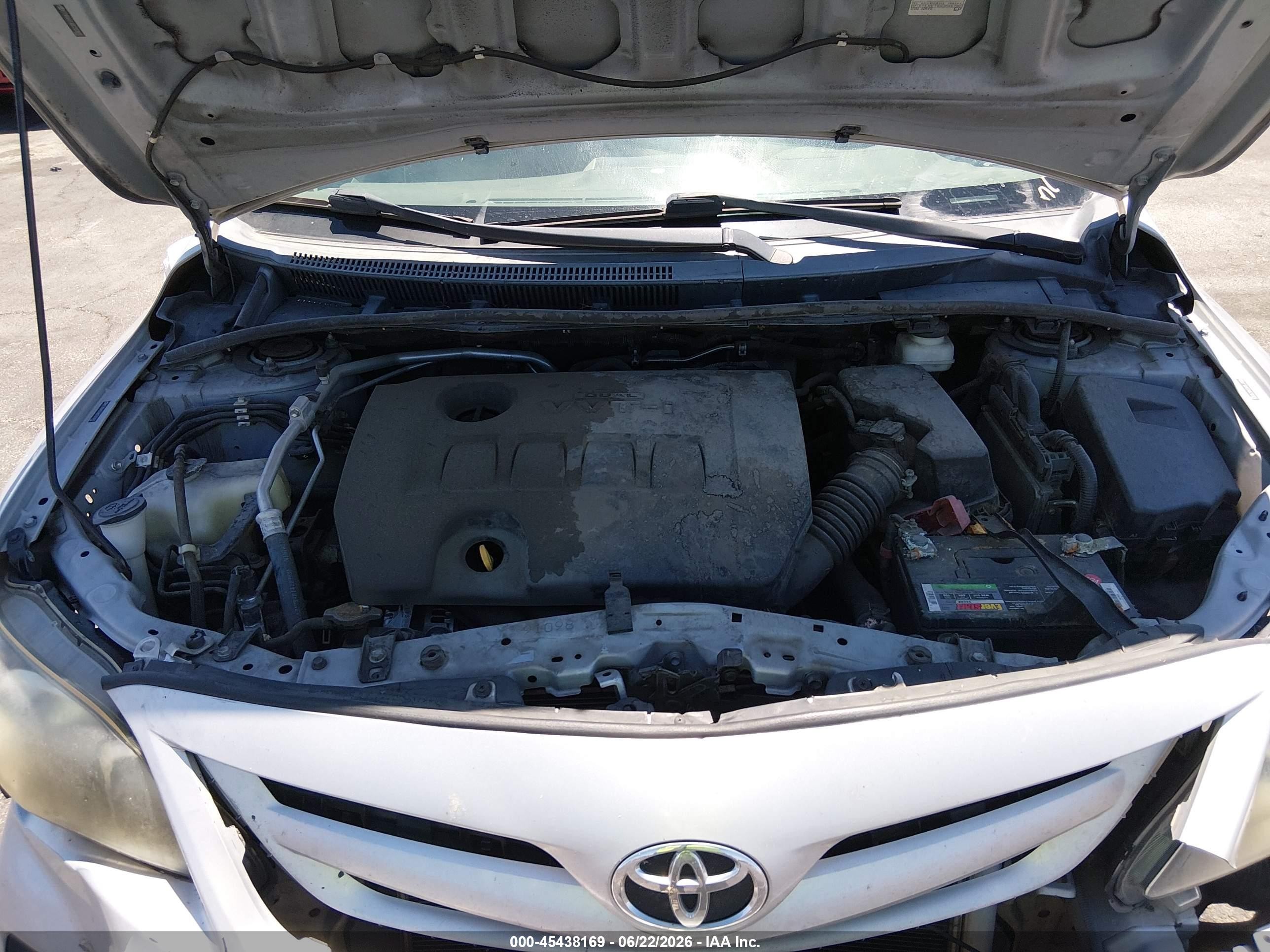2011 Toyota Corolla S Silver vin: 2T1BU4EE4BC703876