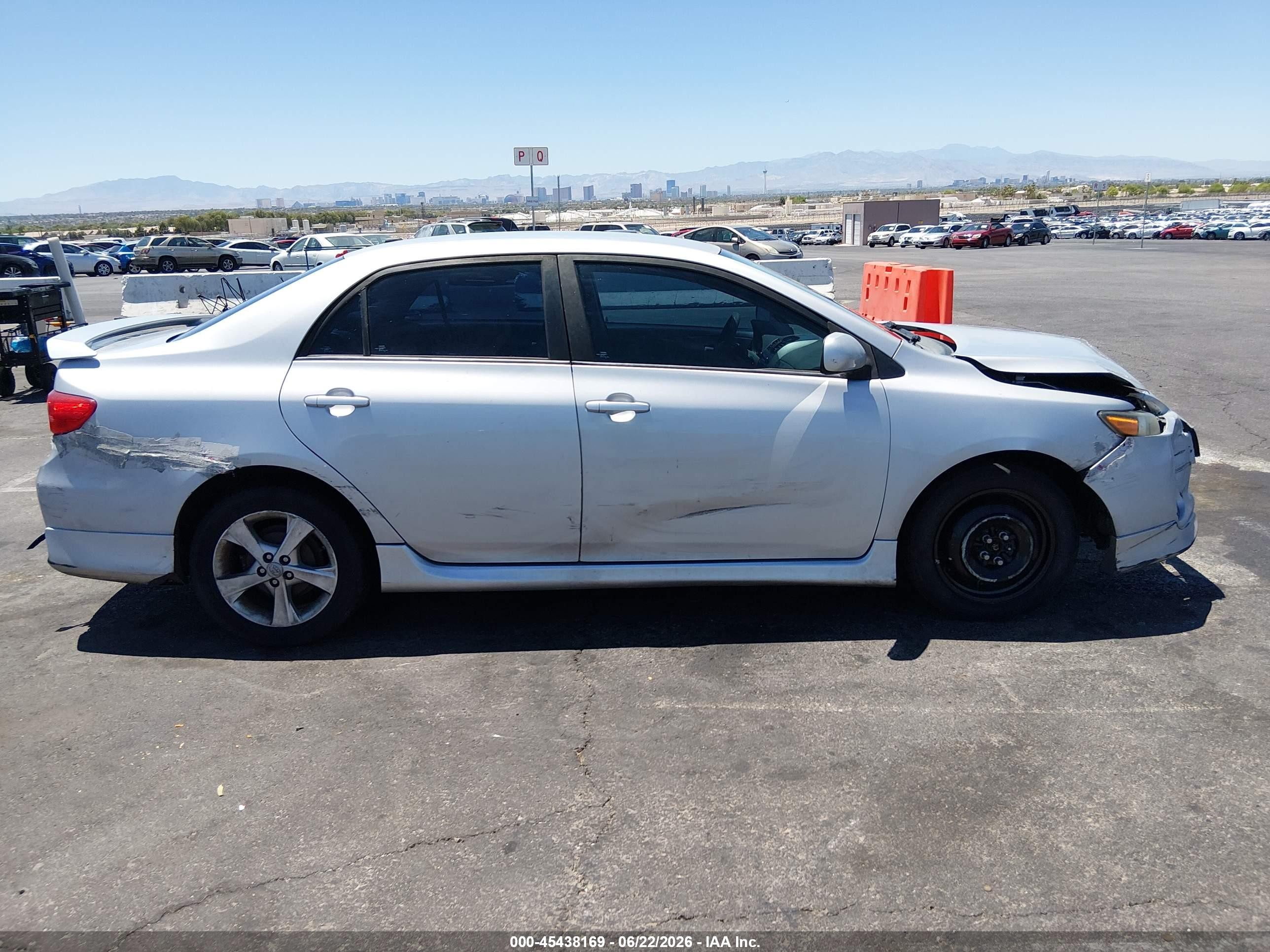 2011 Toyota Corolla S Silver vin: 2T1BU4EE4BC703876