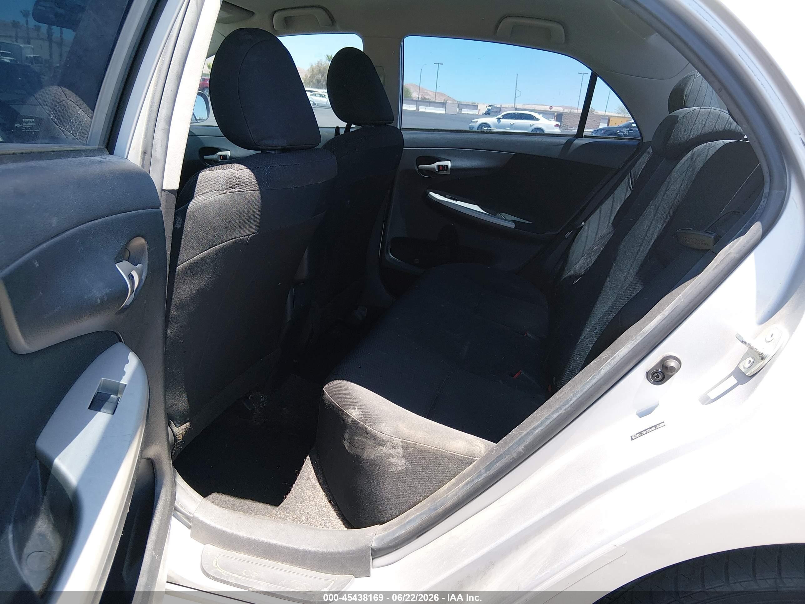 2011 Toyota Corolla S Silver vin: 2T1BU4EE4BC703876