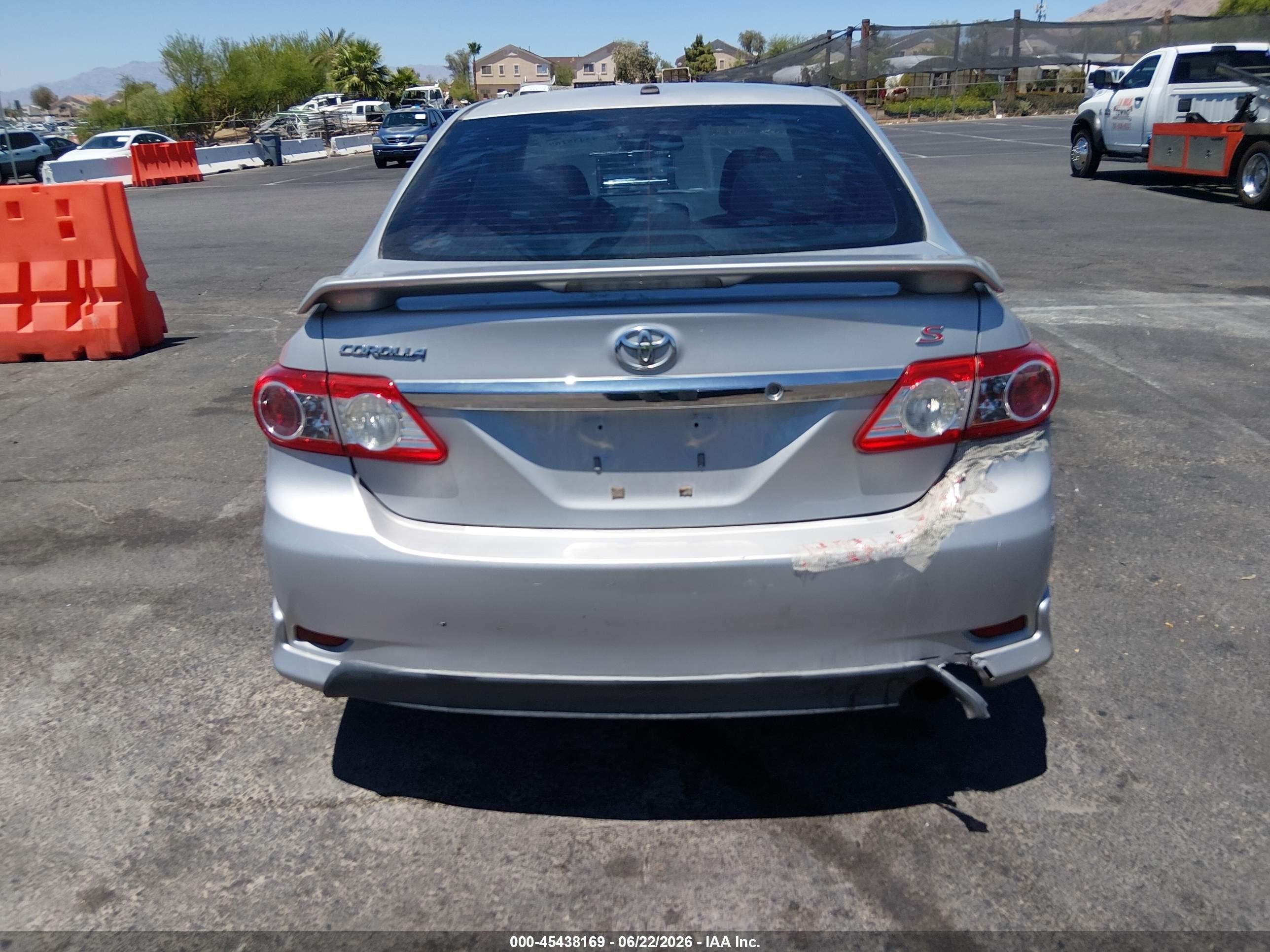 2011 Toyota Corolla S Silver vin: 2T1BU4EE4BC703876