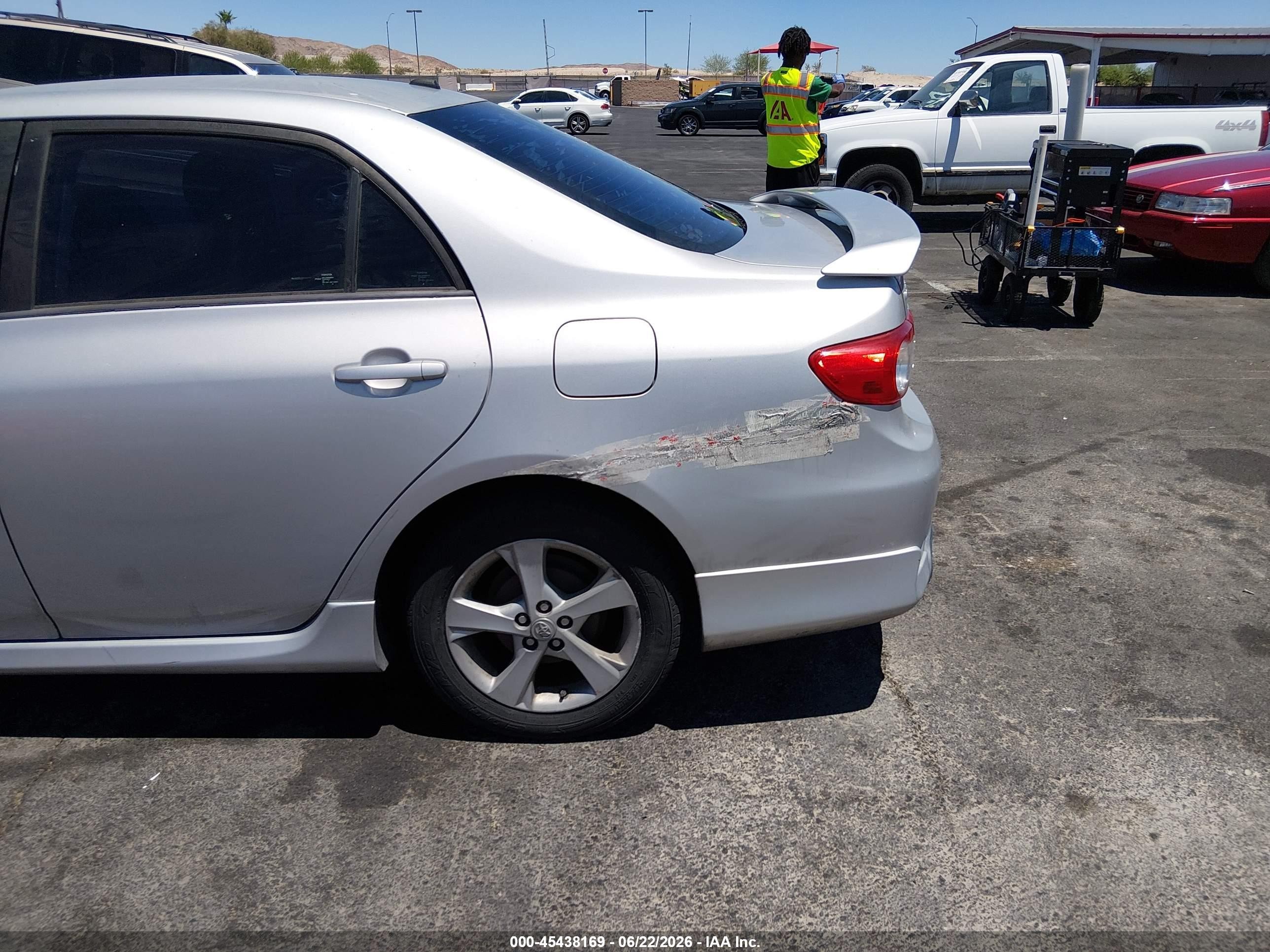 2011 Toyota Corolla S Silver vin: 2T1BU4EE4BC703876