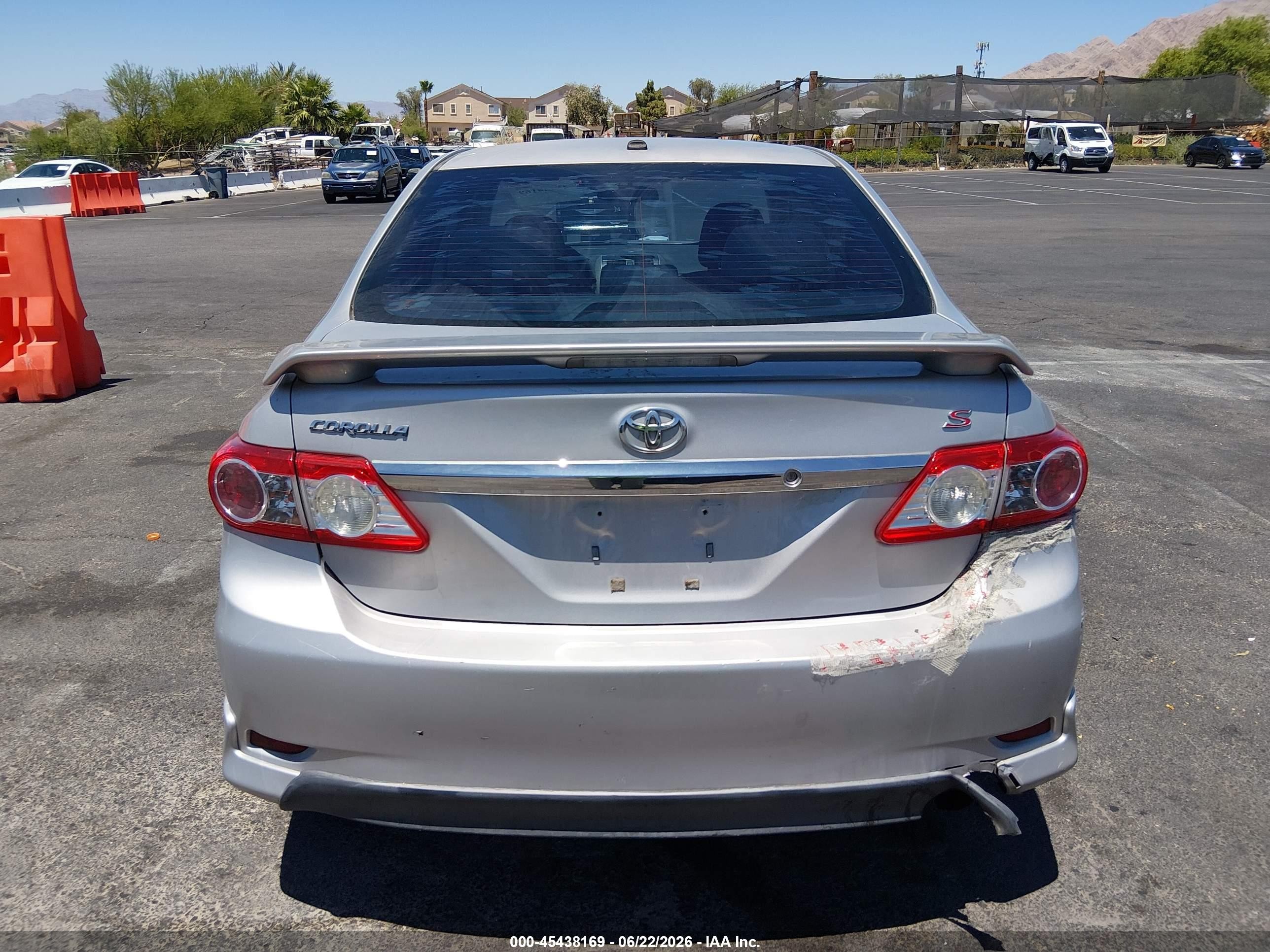 2011 Toyota Corolla S Silver vin: 2T1BU4EE4BC703876