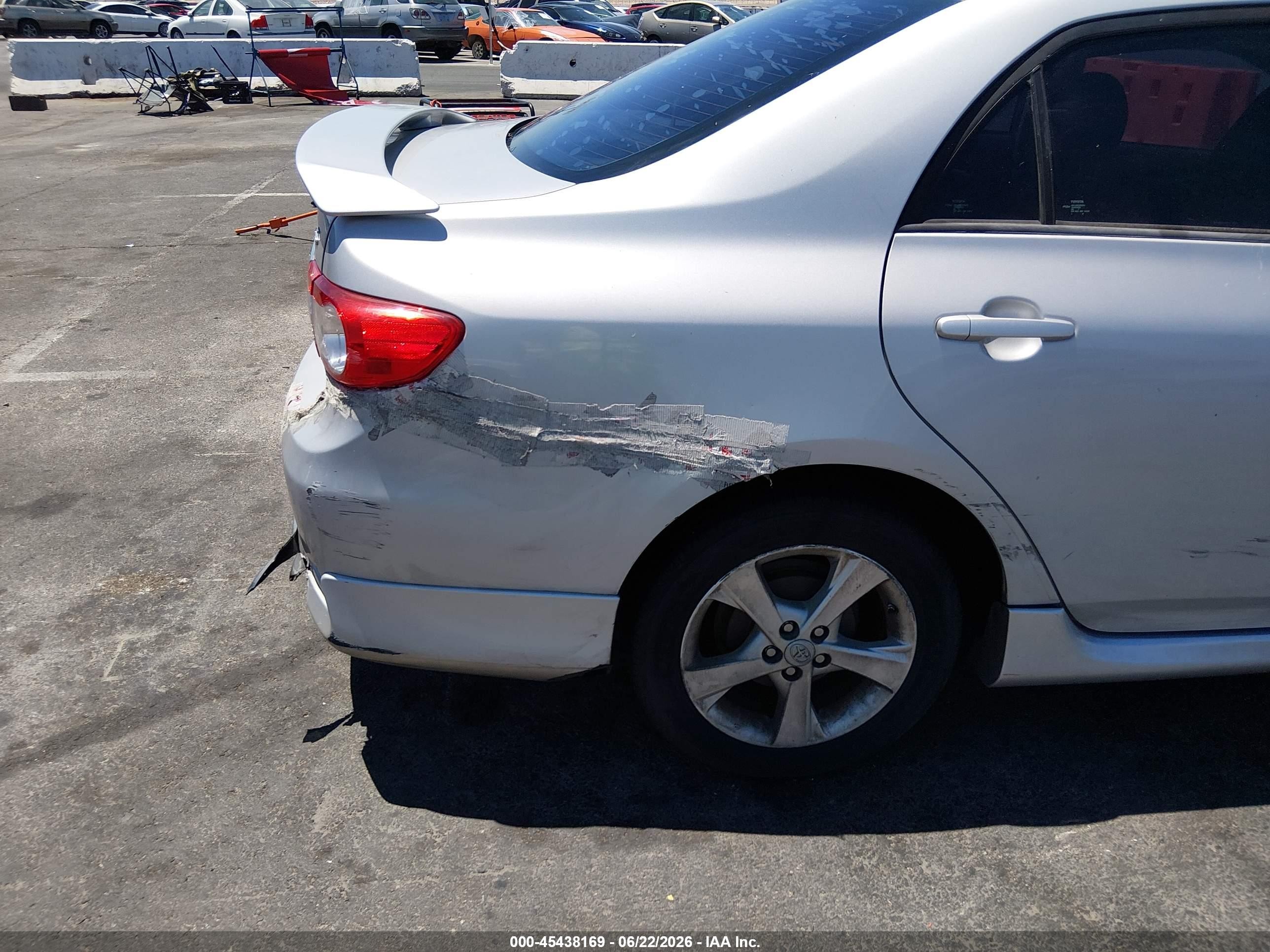 2011 Toyota Corolla S Silver vin: 2T1BU4EE4BC703876
