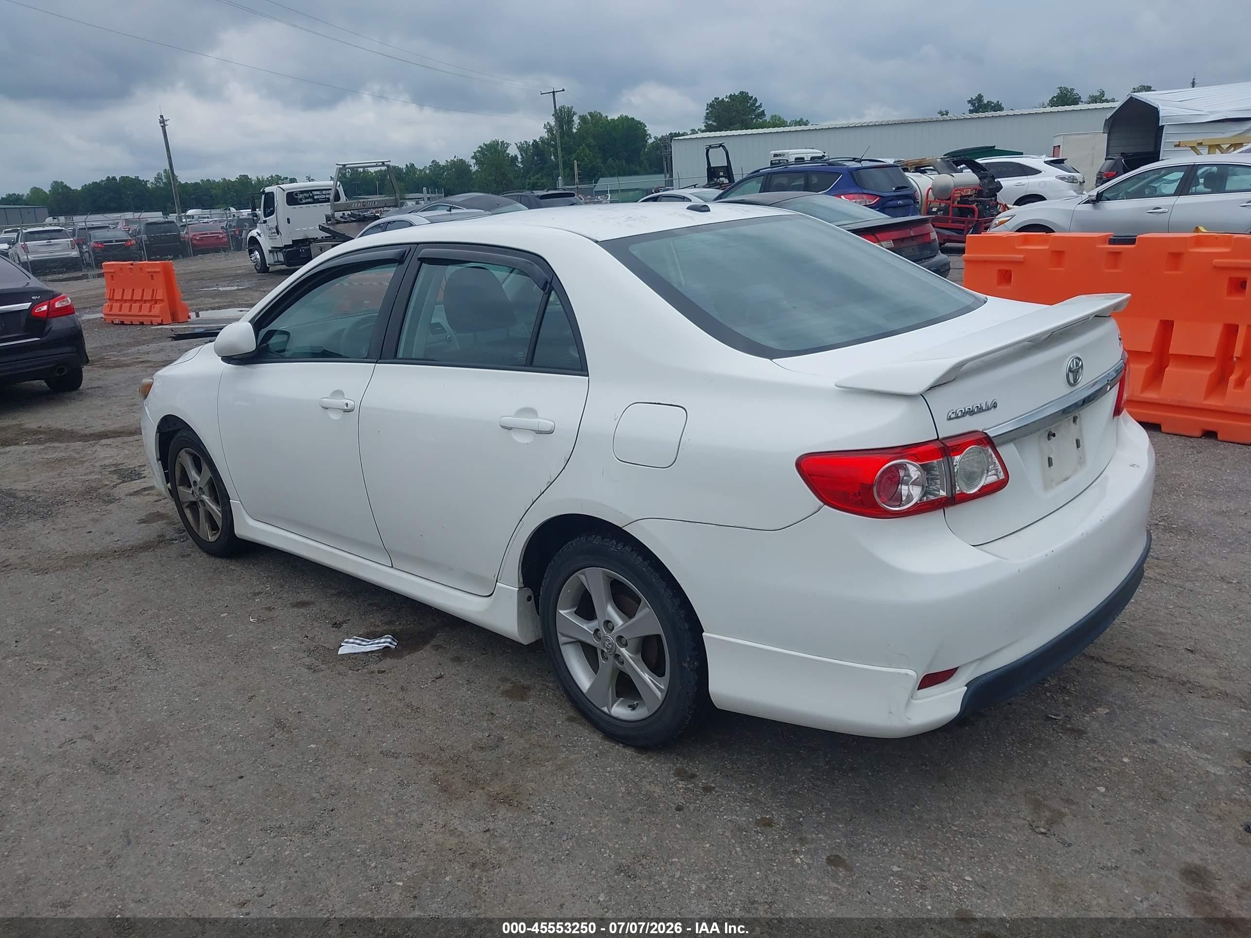 2011 Toyota Corolla S White vin: 2T1BU4EE4BC717230