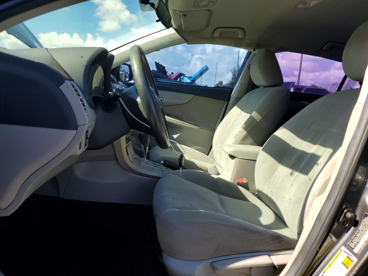 2011 Toyota Corolla Le Gray vin: 2T1BU4EE4BC721455