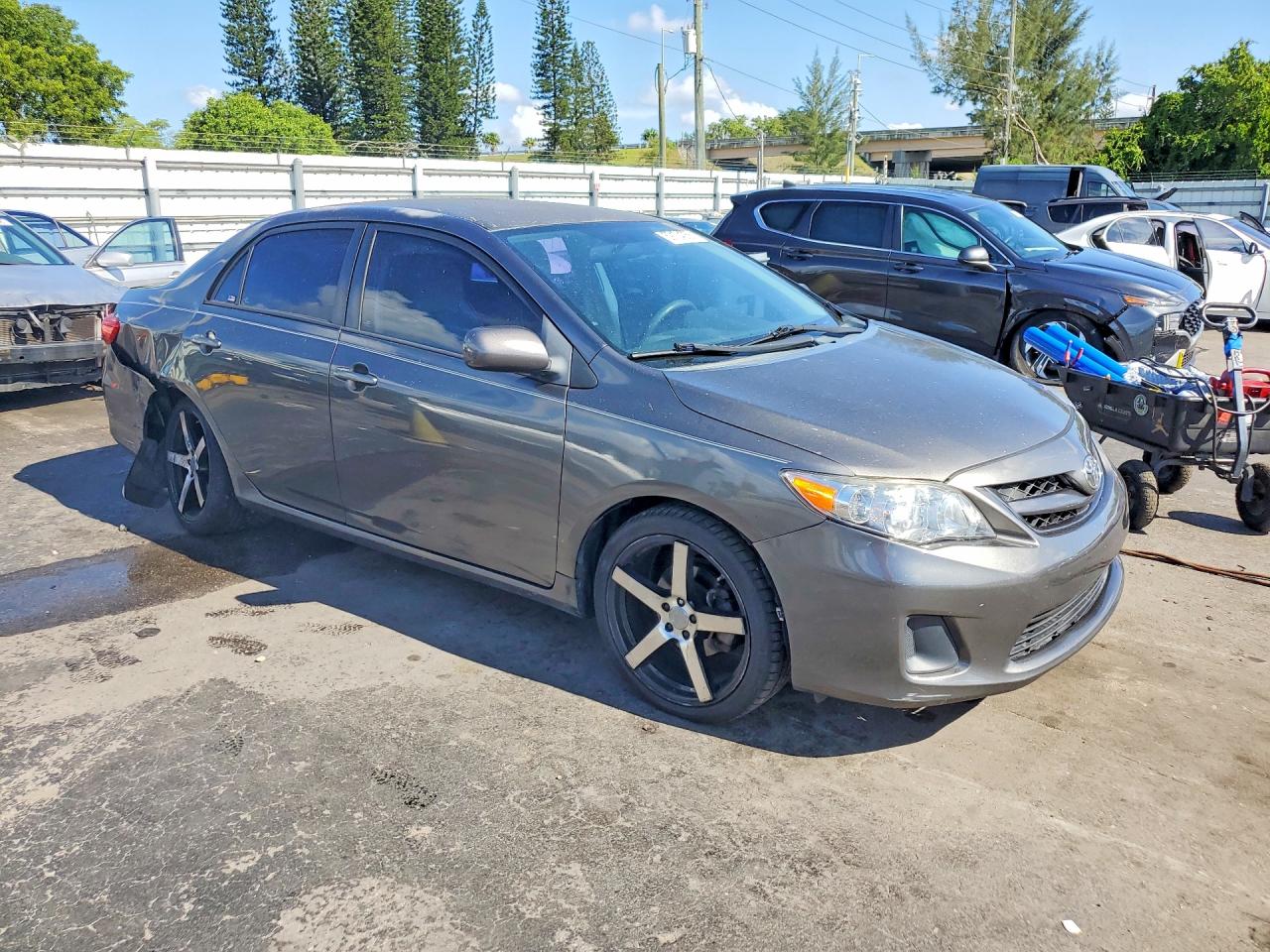 2011 Toyota Corolla Le Gray vin: 2T1BU4EE4BC721455