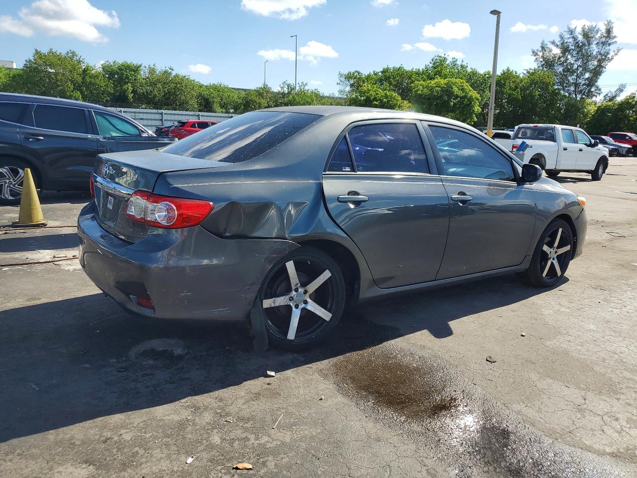 2011 Toyota Corolla Le Gray vin: 2T1BU4EE4BC721455