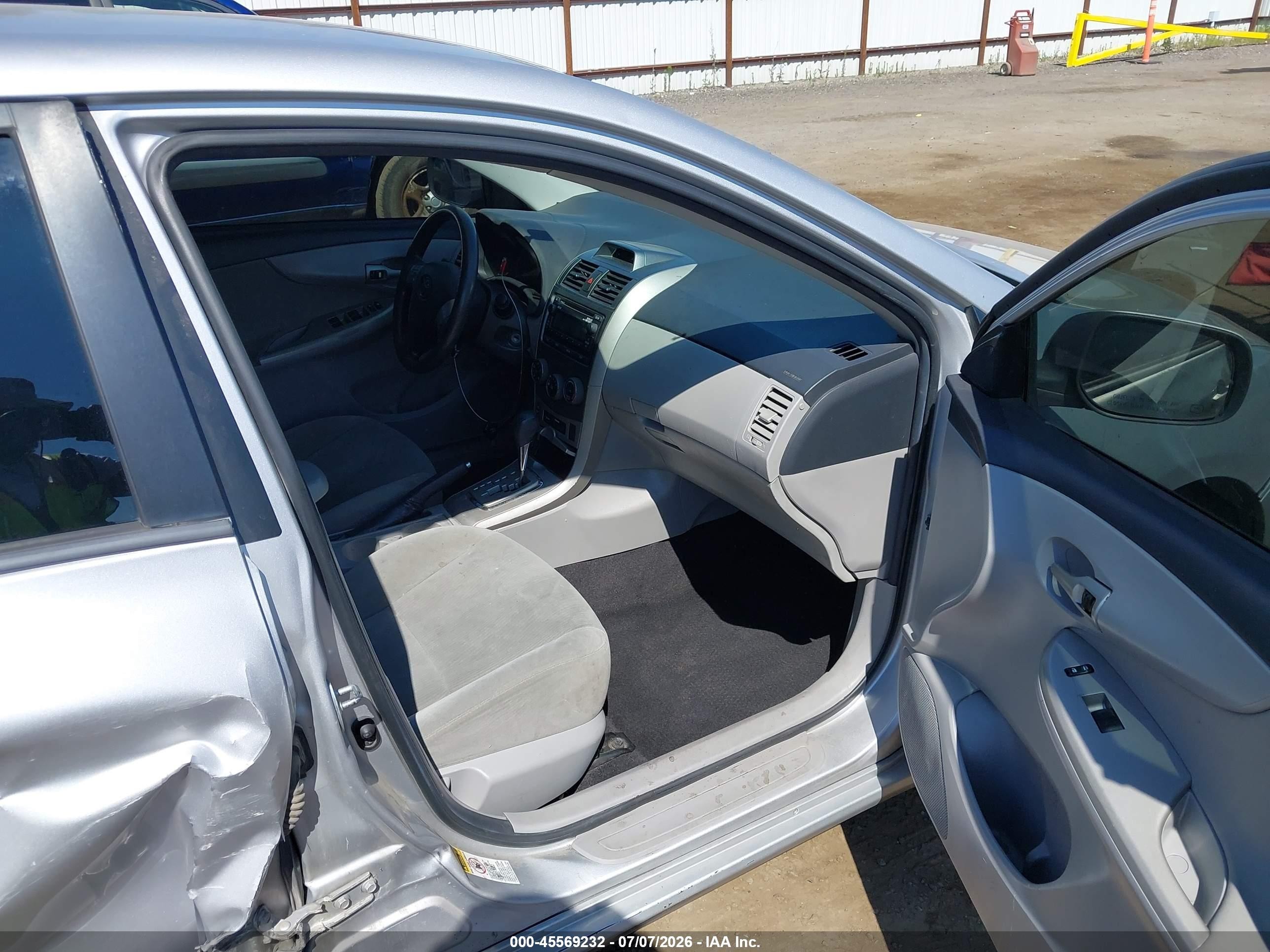 2012 Toyota Corolla Le Silver vin: 2T1BU4EE4CC790423