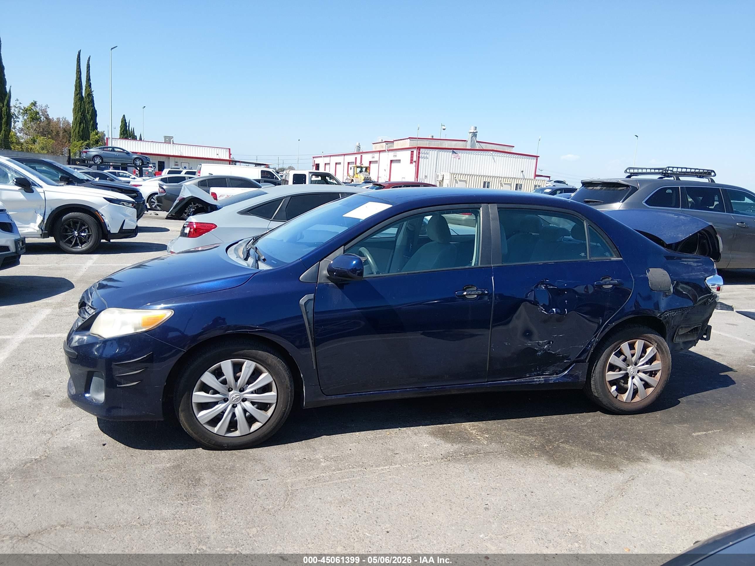2012 Toyota Corolla Le Blue vin: 2T1BU4EE4CC808130