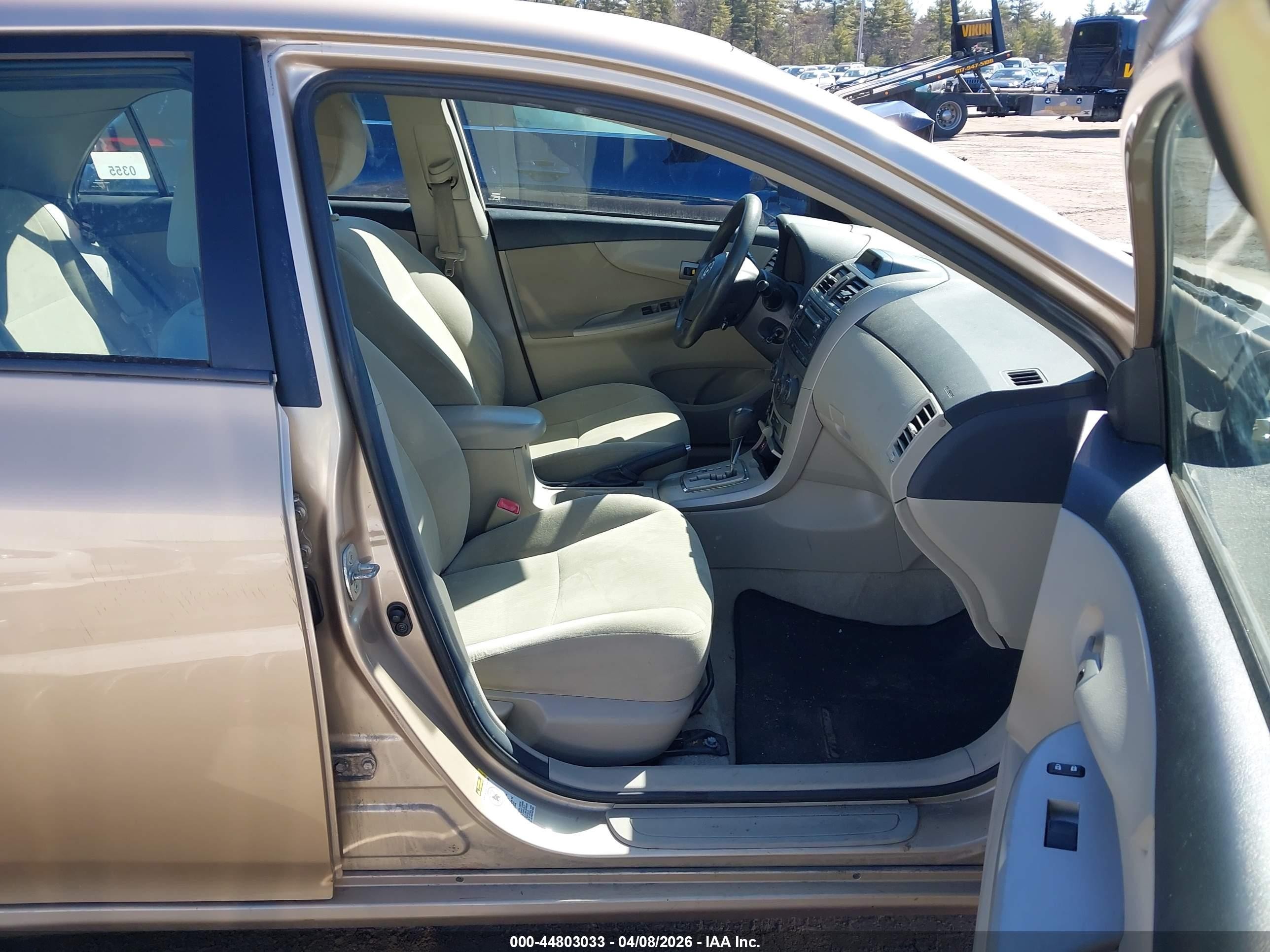 2012 Toyota Corolla Le Gold vin: 2T1BU4EE4CC824974