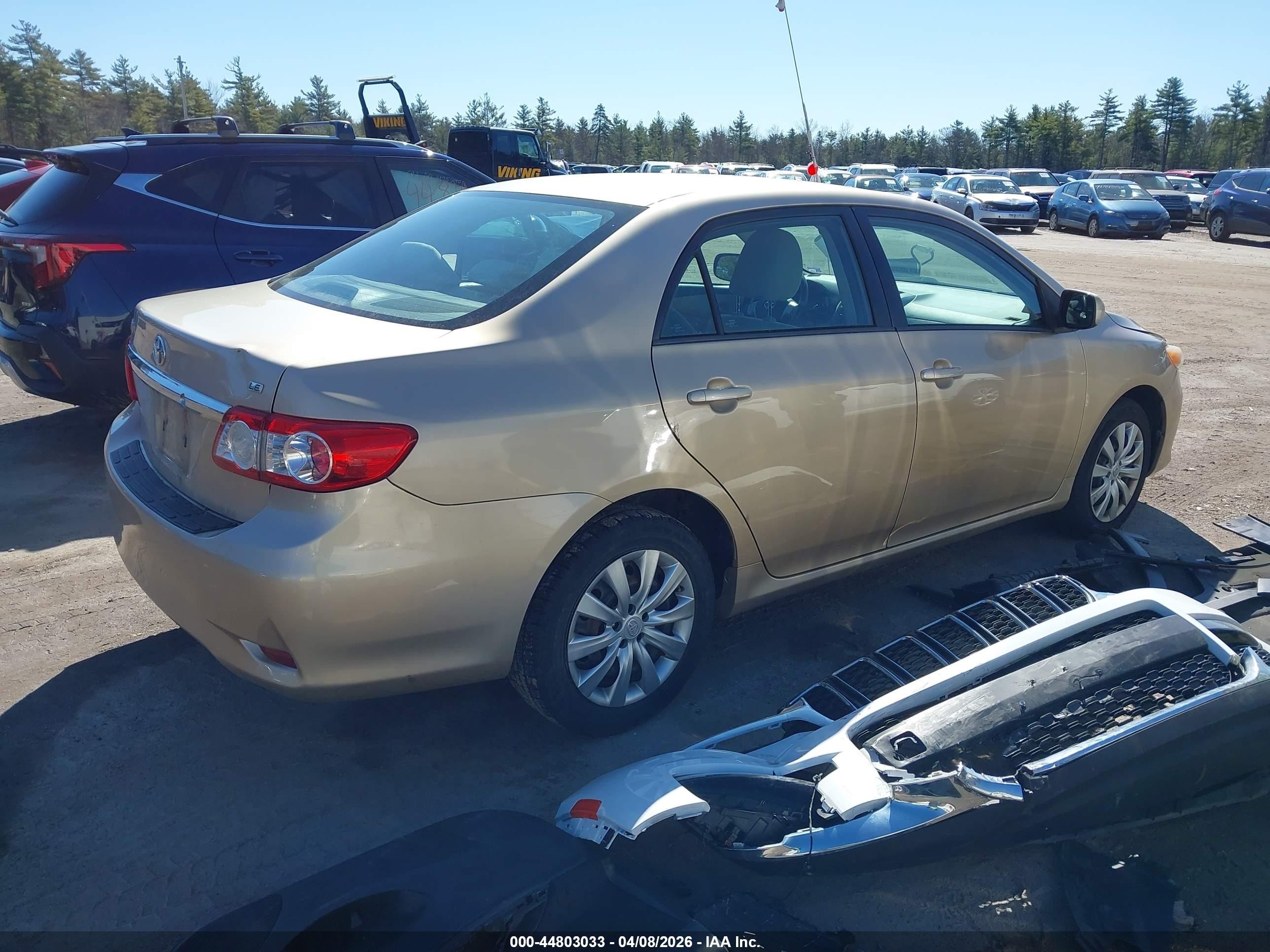 2012 Toyota Corolla Le Gold vin: 2T1BU4EE4CC824974