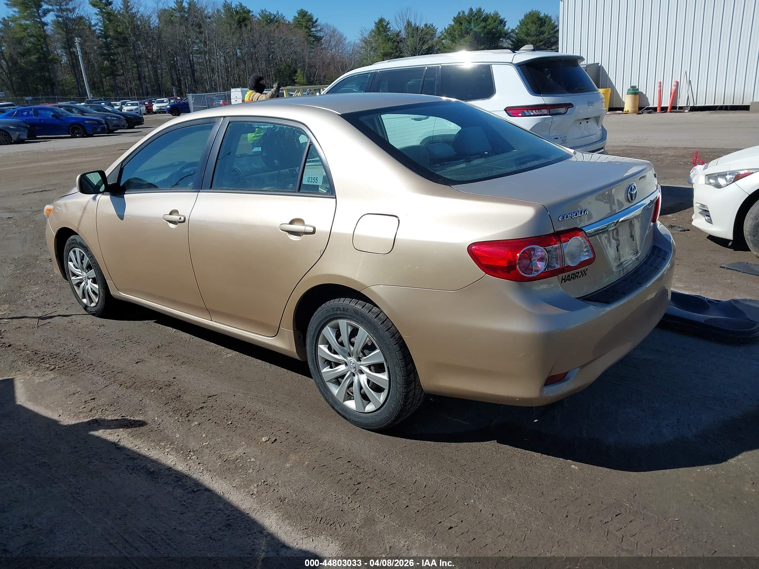 2012 Toyota Corolla Le Gold vin: 2T1BU4EE4CC824974